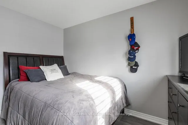 Additional property image - 74 Edenrock Dr