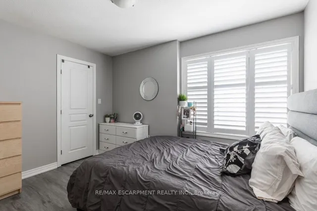 Additional property image - 74 Edenrock Dr