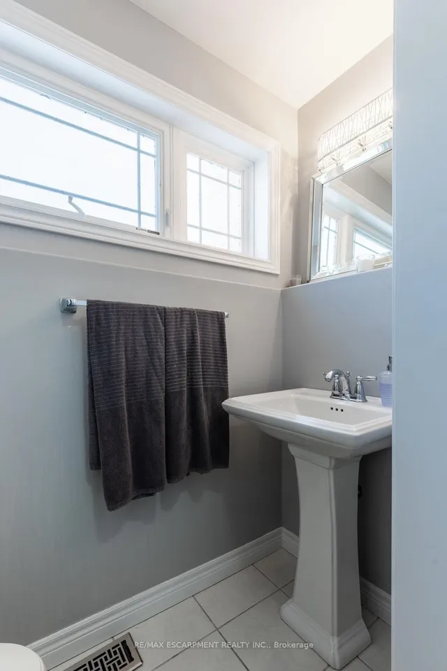 Additional property image - 74 Edenrock Dr