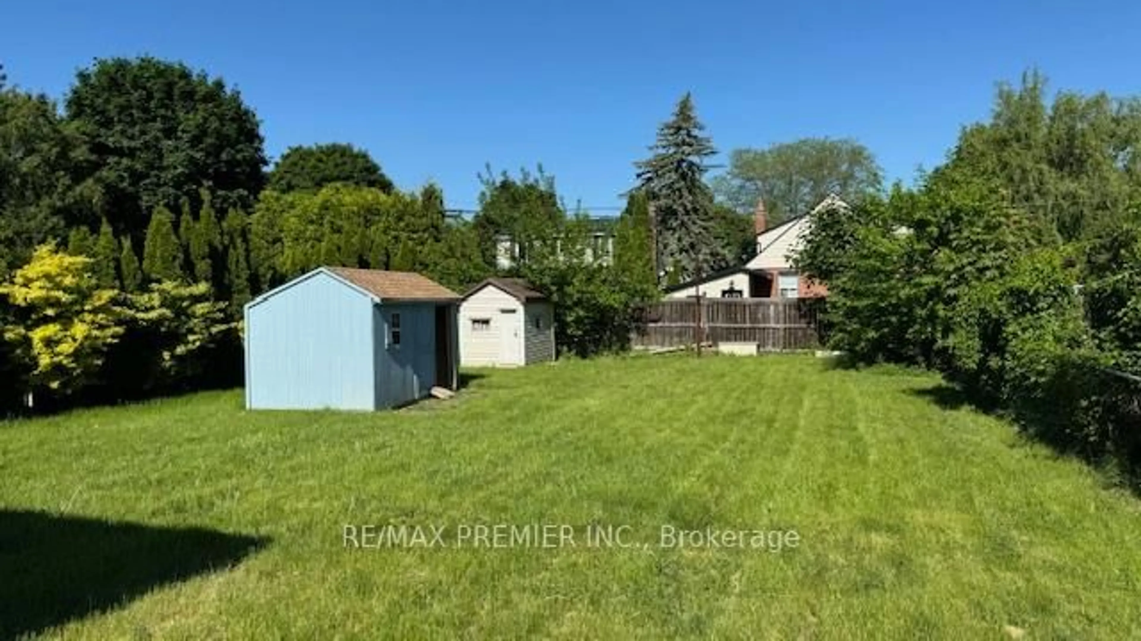 Shed for 42 Gailmont Dr, Hamilton Ontario L8K 4B3