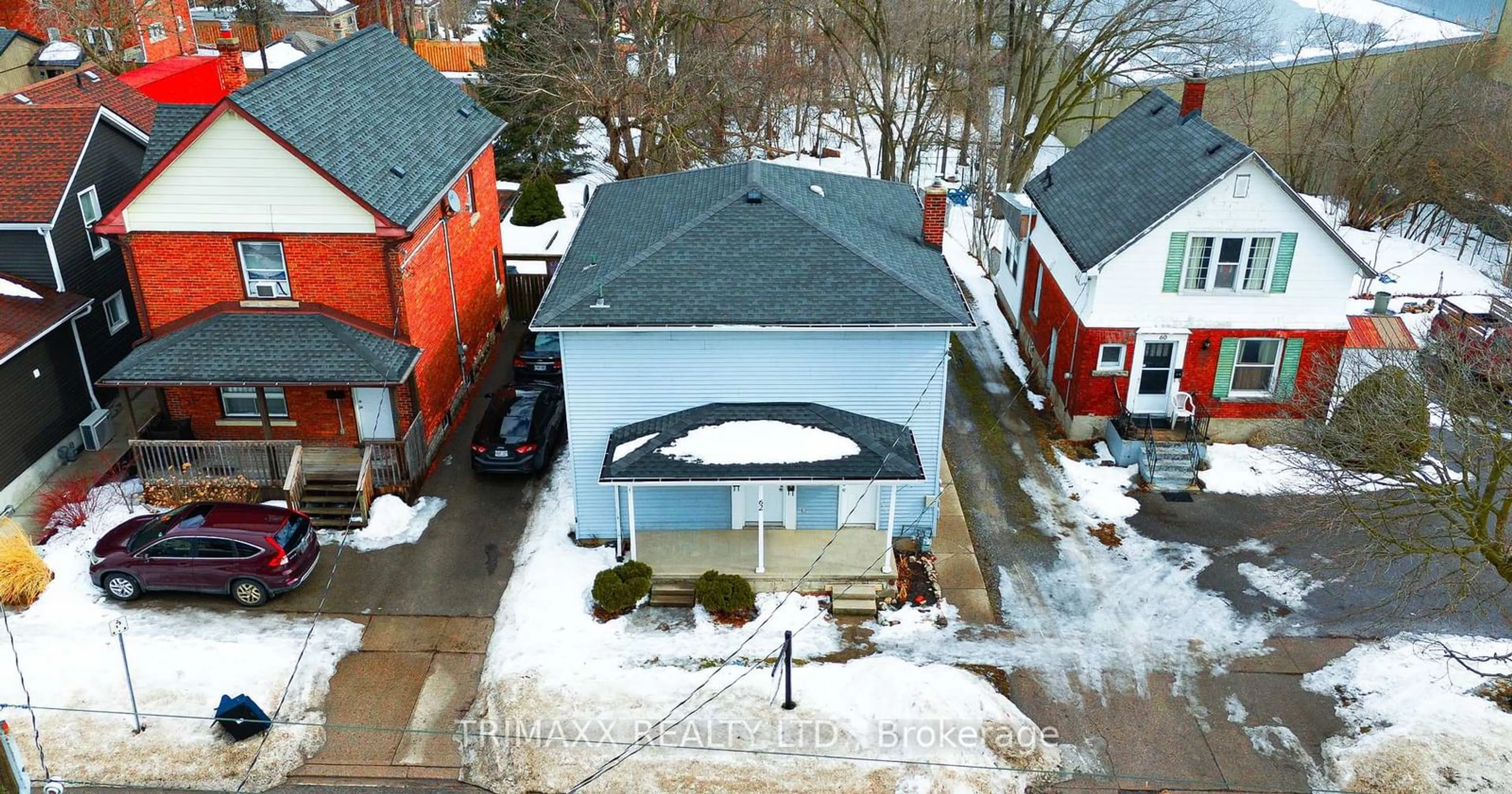 A pic from outside/outdoor area/front of a property/back of a property/a pic from drone, street for 62 Pine St, Thorold Ontario L2V 2N9