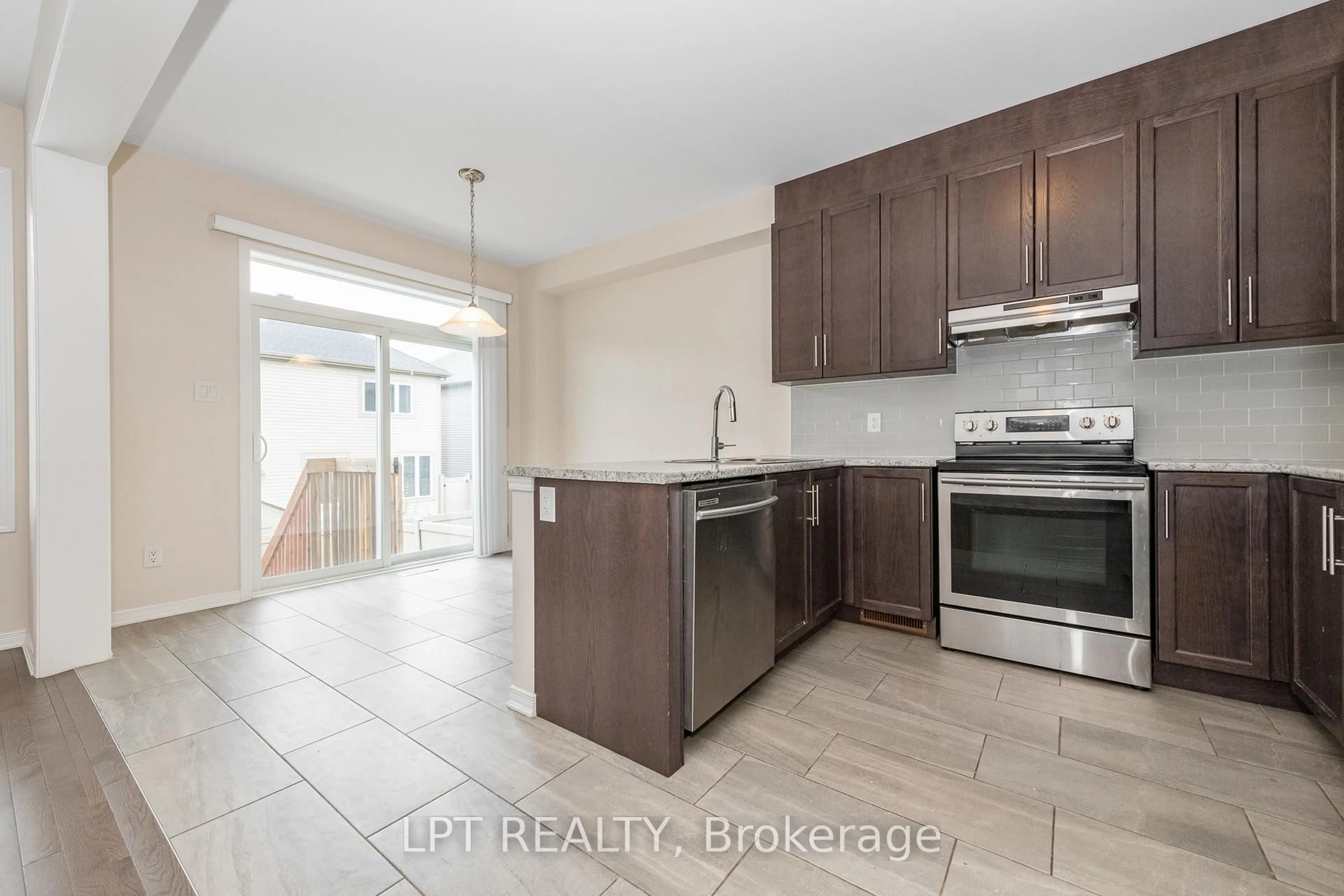 Open concept kitchen, unknown for 618 Silver Spruce Way, Ottawa Ontario K2M 2T6