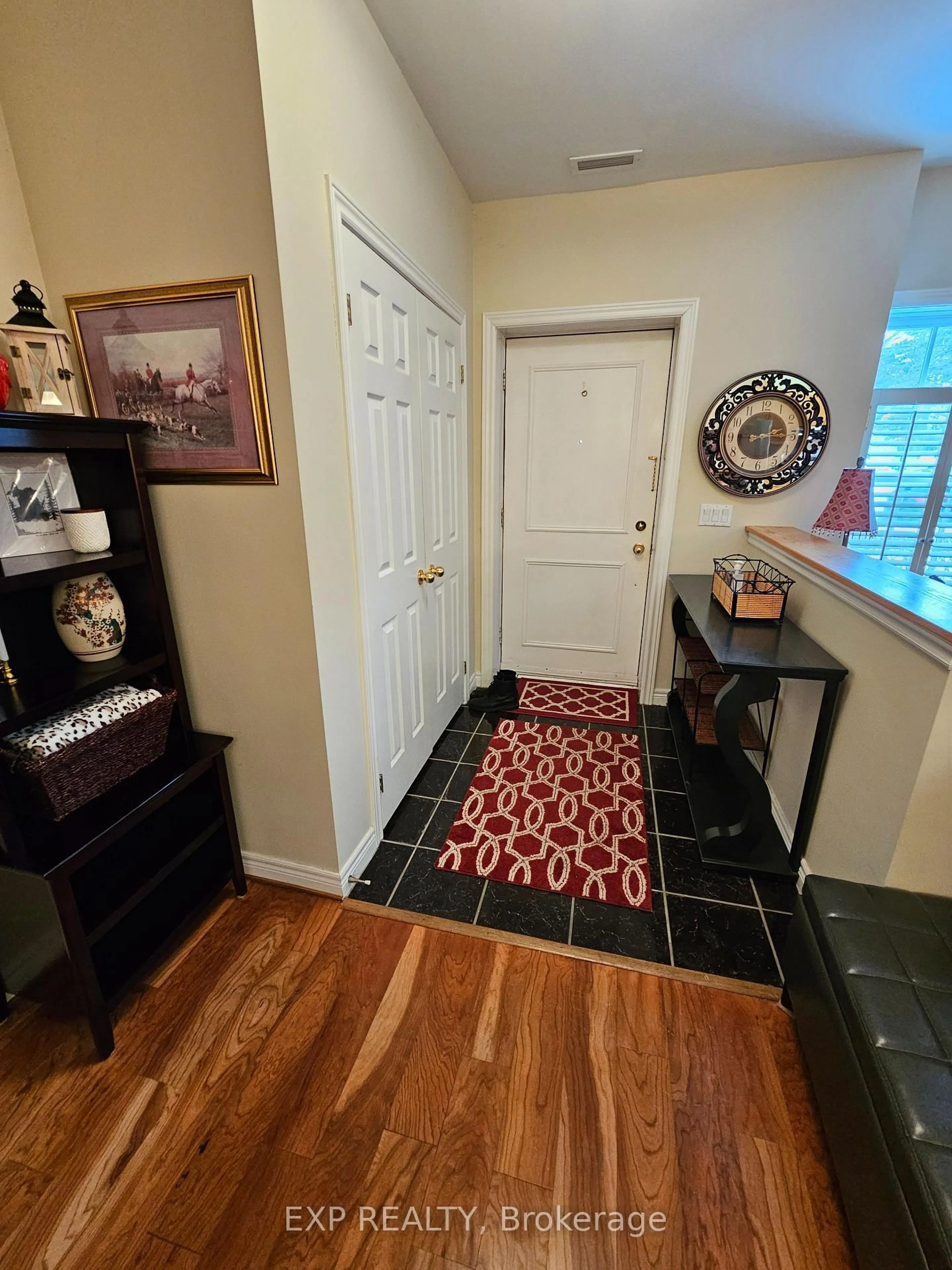 Indoor entryway for 134 Hibernia St, Cobourg Ontario K9A 3J8