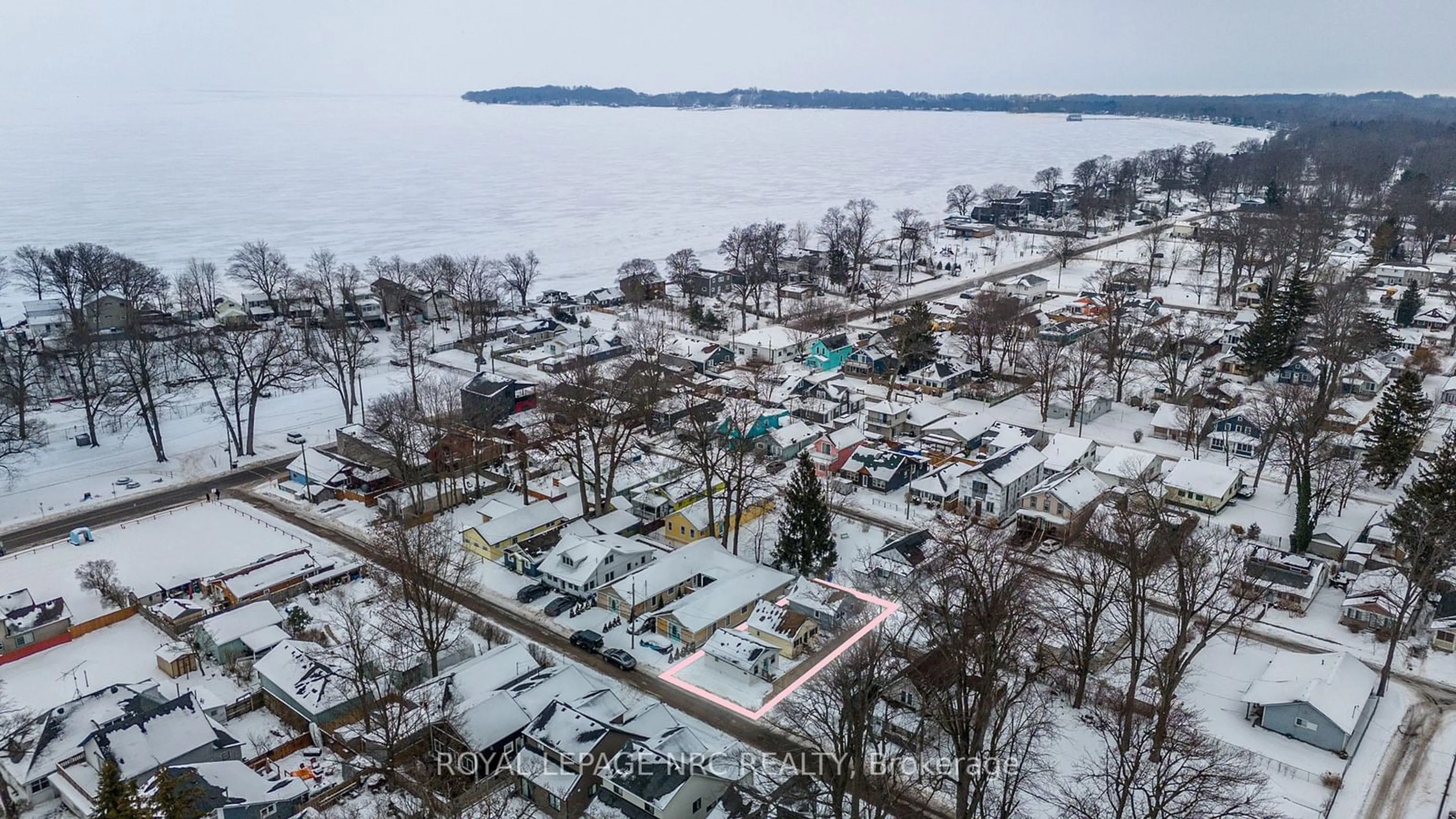 A pic from outside/outdoor area/front of a property/back of a property/a pic from drone, water/lake/river/ocean view for 387 Elmwood Ave, Fort Erie Ontario L0S 1B0