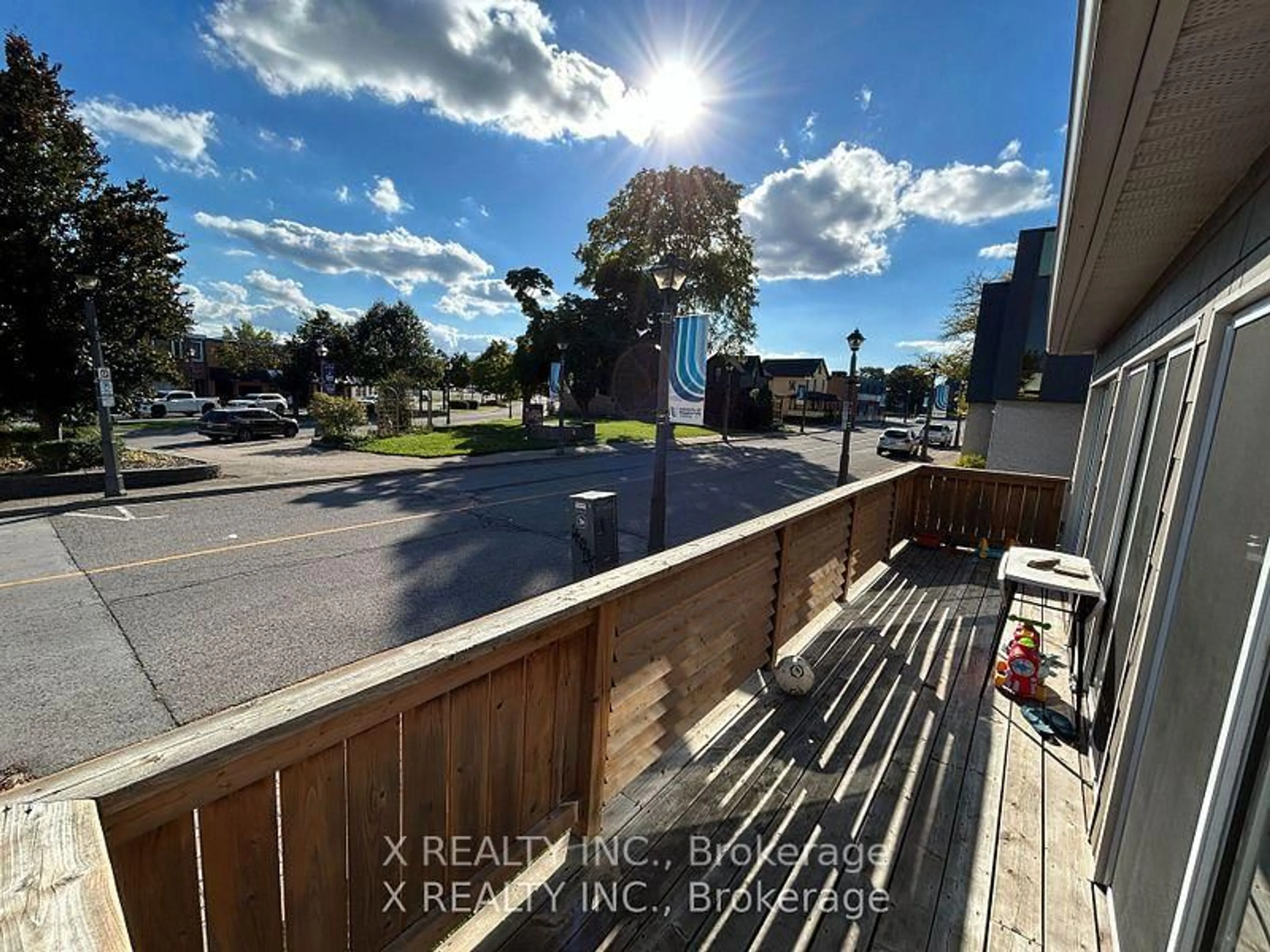 A pic from outside/outdoor area/front of a property/back of a property/a pic from drone, street for 4729 Queen St, Niagara Falls Ontario L2E 2M1