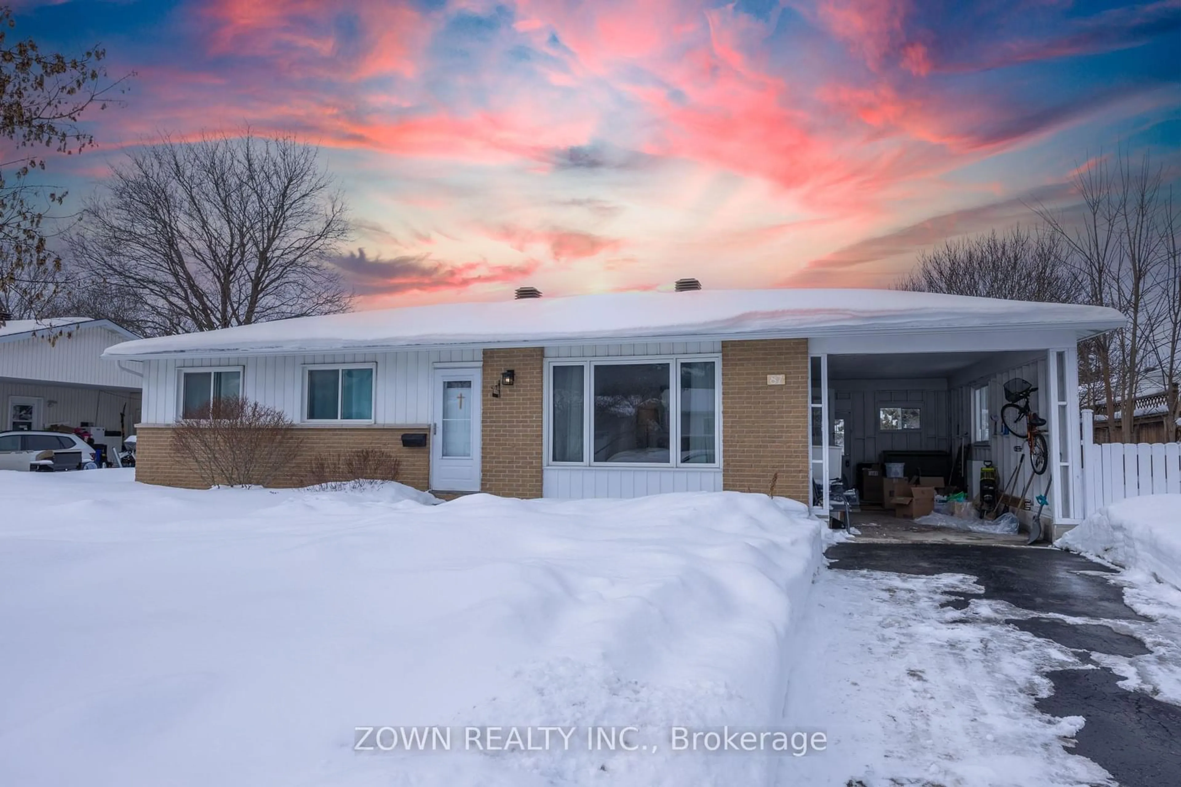 A pic from outside/outdoor area/front of a property/back of a property/a pic from drone, unknown for 87 Village Green N/A, Ottawa Ontario K2L 1J8