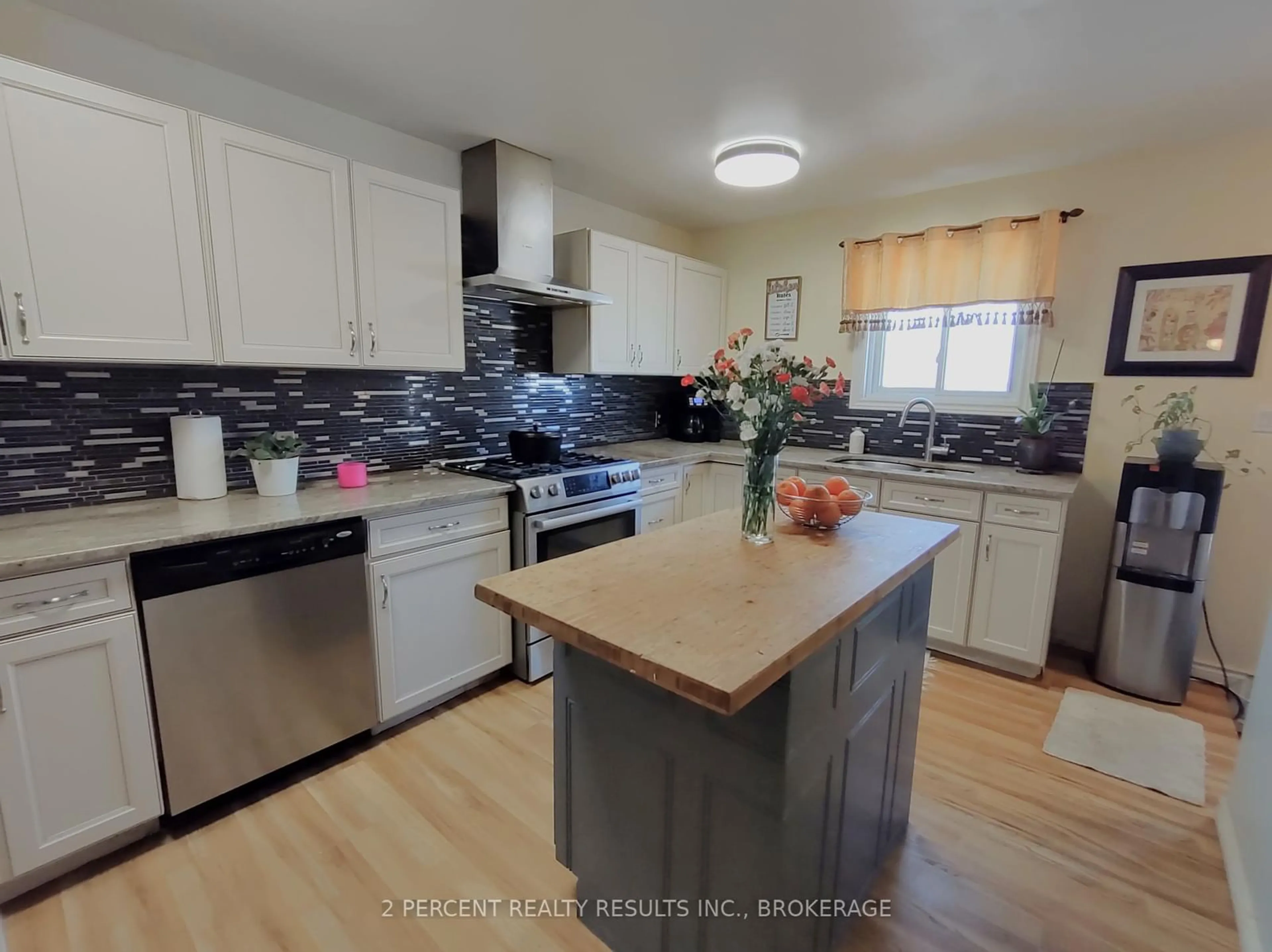 Open concept kitchen, unknown for 895 Brothlin Cres, Kingston Ontario K7M 7X3