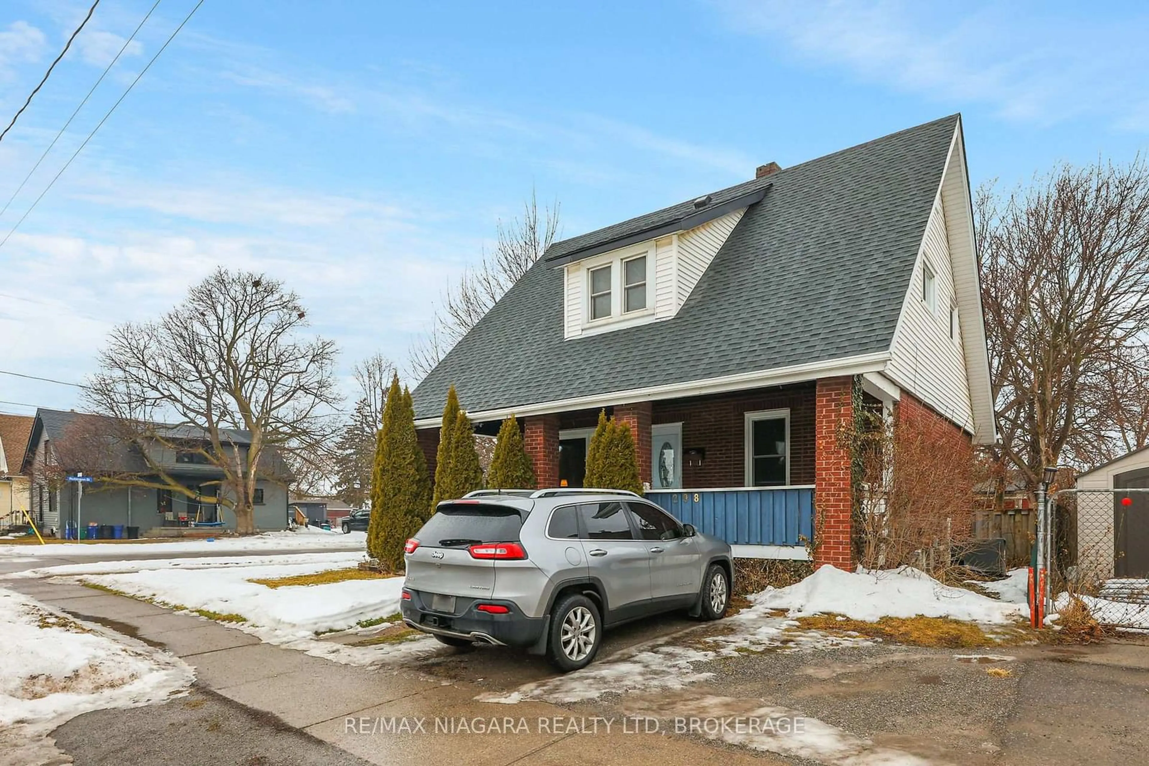 Home with brick exterior material, street for 298 Jarvis St, Fort Erie Ontario L2A 2S5