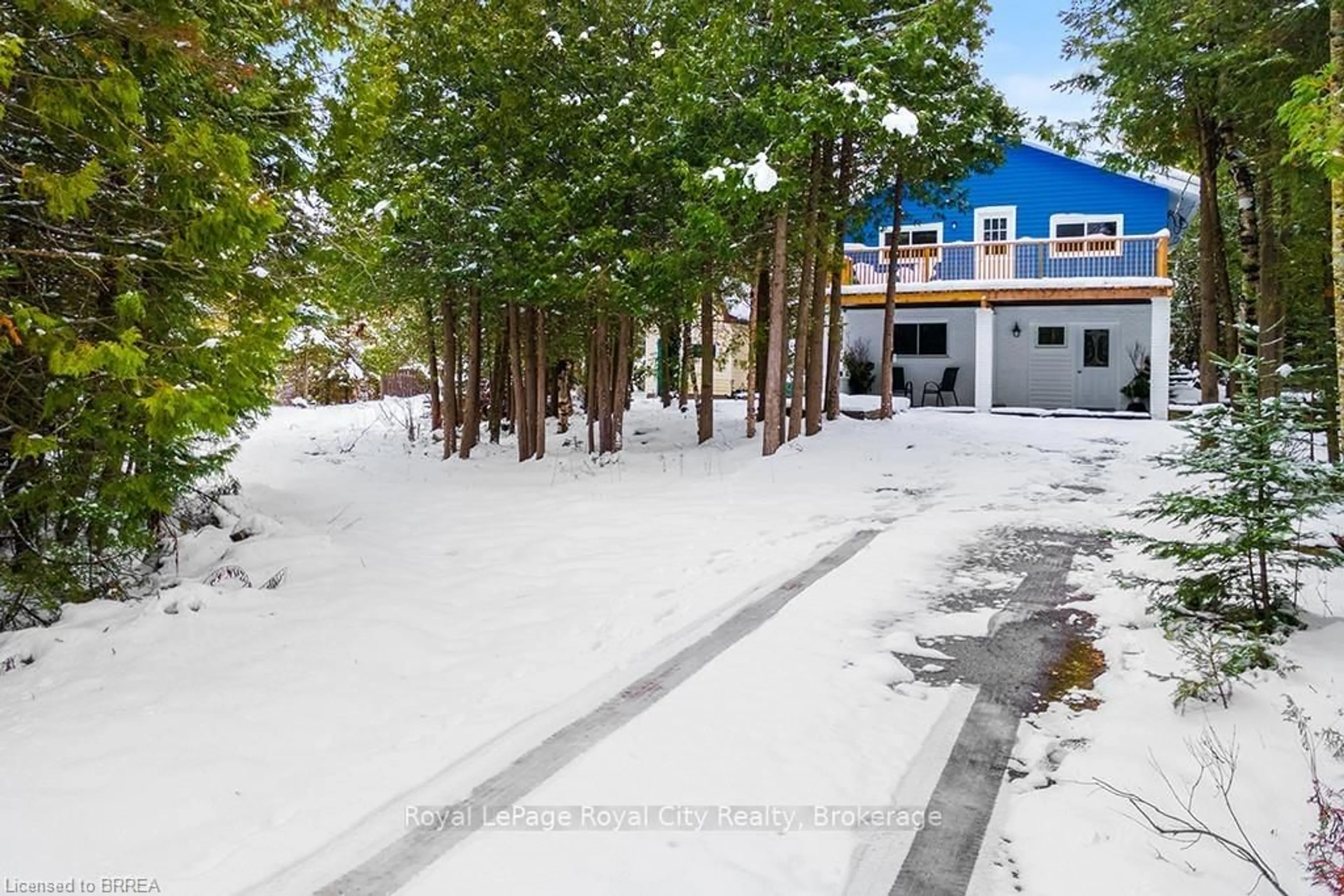 A pic from outside/outdoor area/front of a property/back of a property/a pic from drone, unknown for 48 Harpur Dr, Northern Bruce Peninsula Ontario N0H 2R0