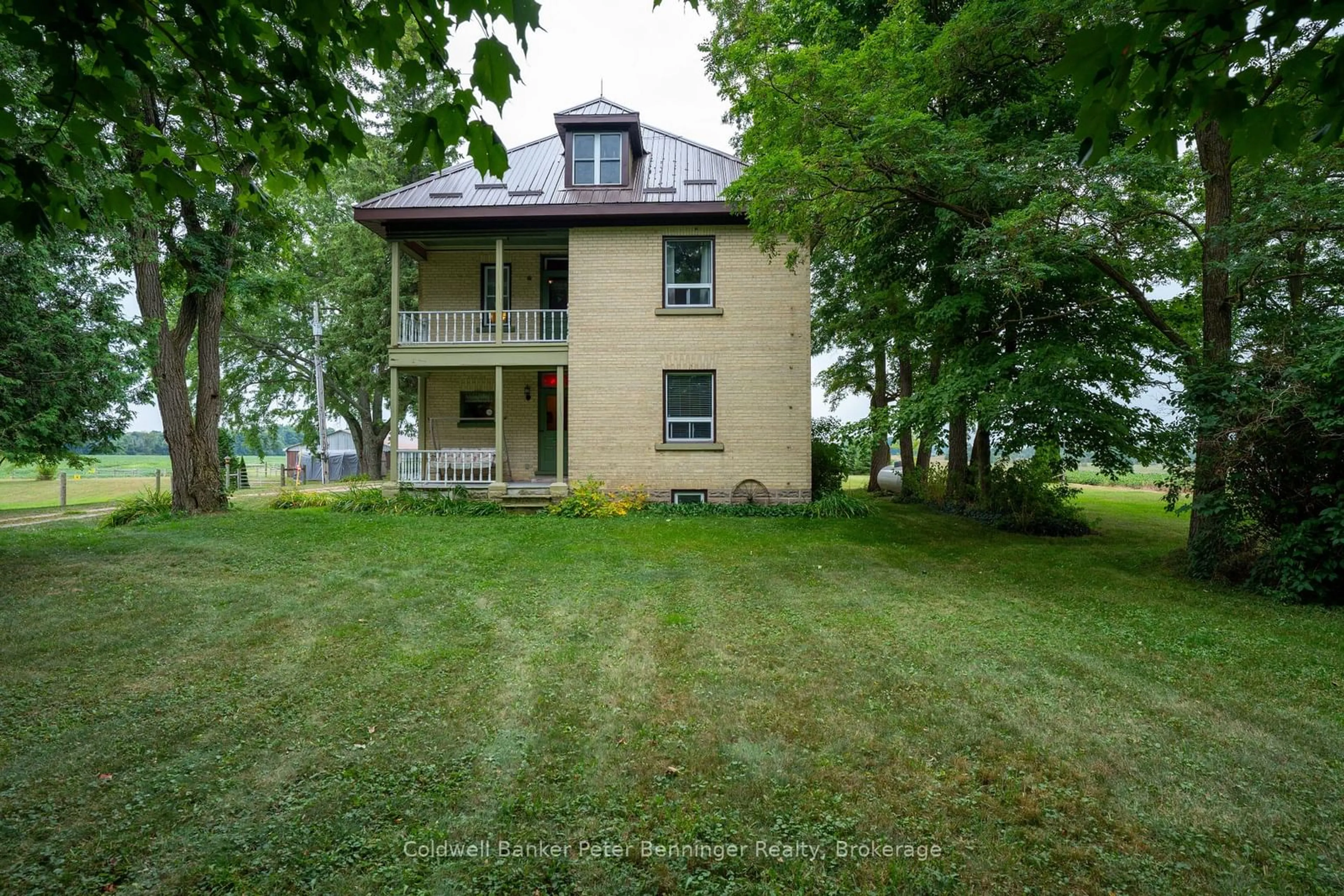 A pic from outside/outdoor area/front of a property/back of a property/a pic from drone, building for 59 2 Conc, Kincardine Ontario N0G 2T0