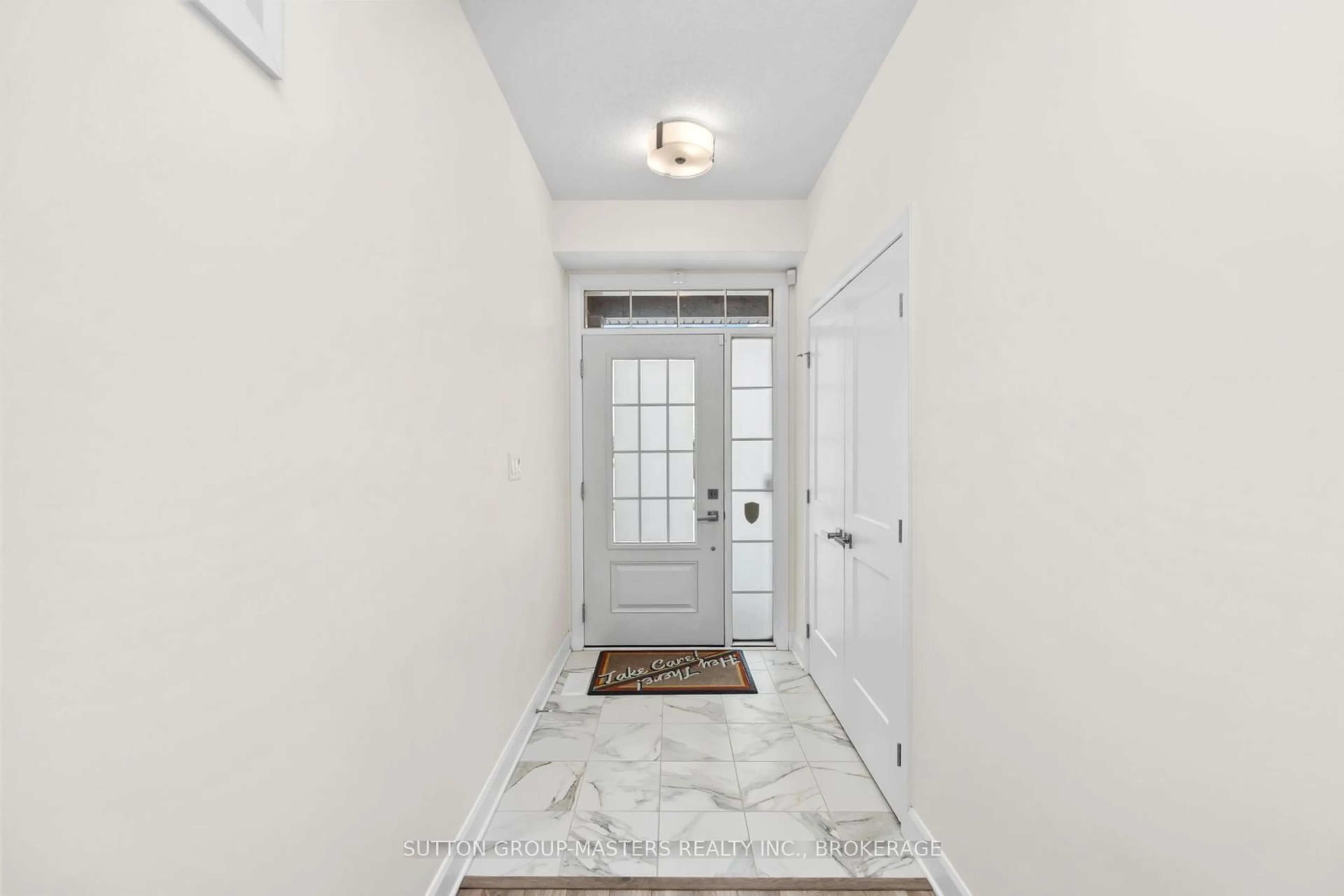 Indoor entryway for 1600 Tenley Dr, Kingston Ontario K7P 0S3