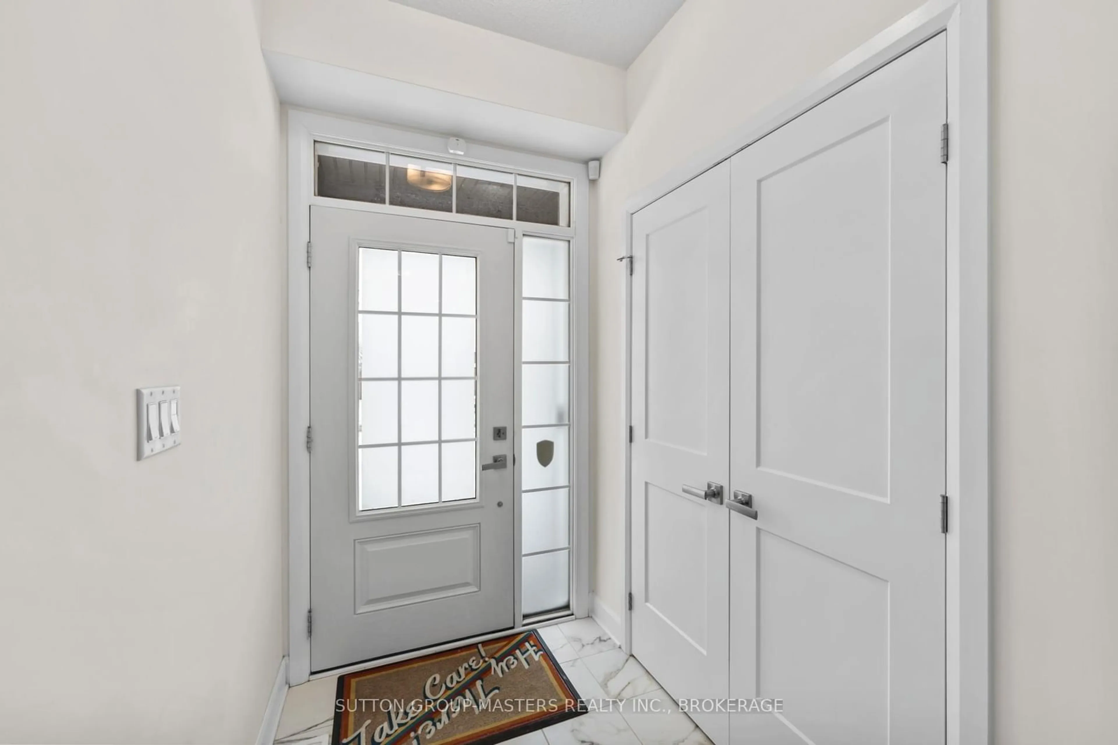 Indoor entryway for 1600 Tenley Dr, Kingston Ontario K7P 0S3