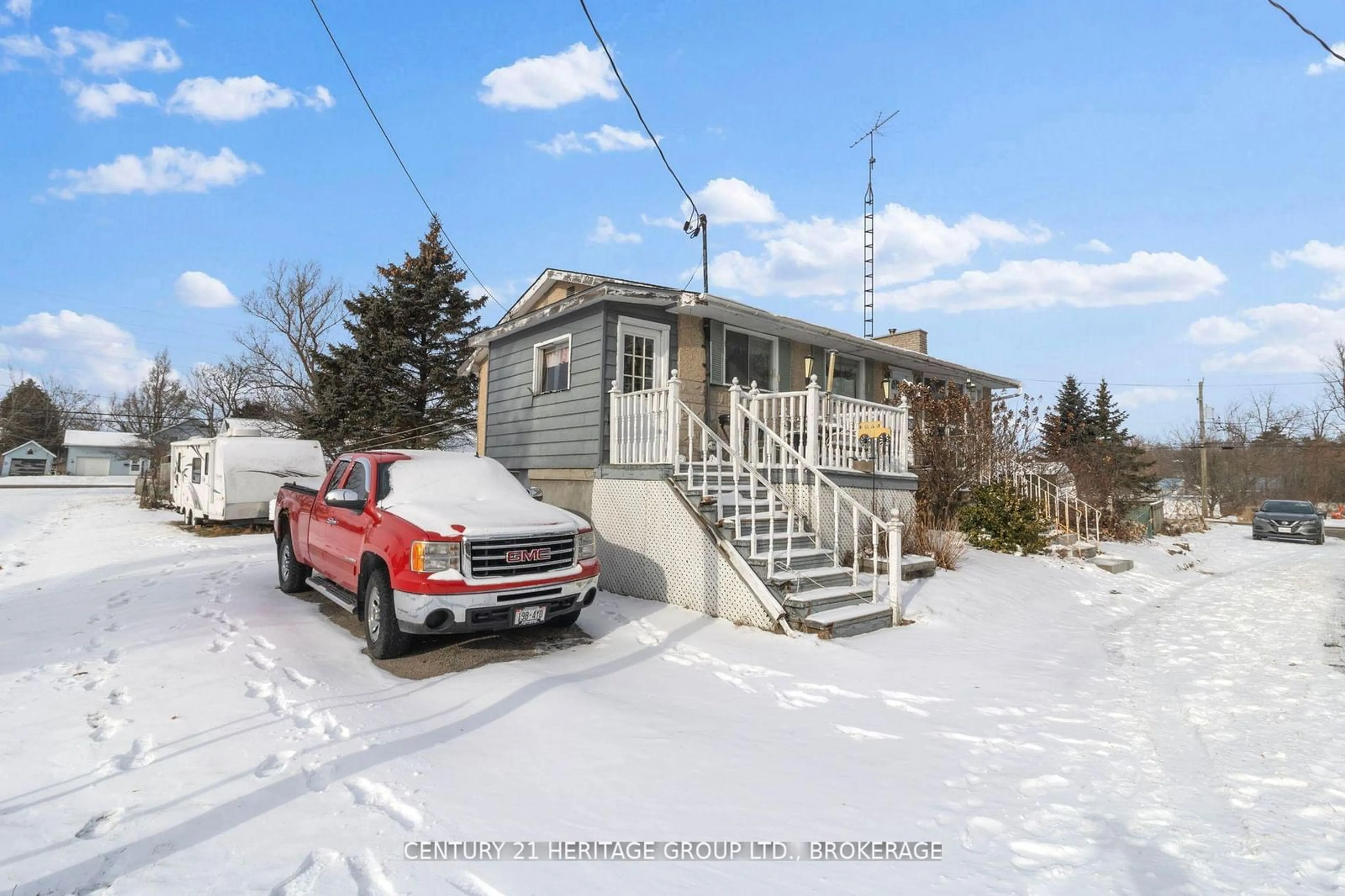 A pic from outside/outdoor area/front of a property/back of a property/a pic from drone, street for 16 Laura St, Elizabethtown-Kitley Ontario K0E 1M0