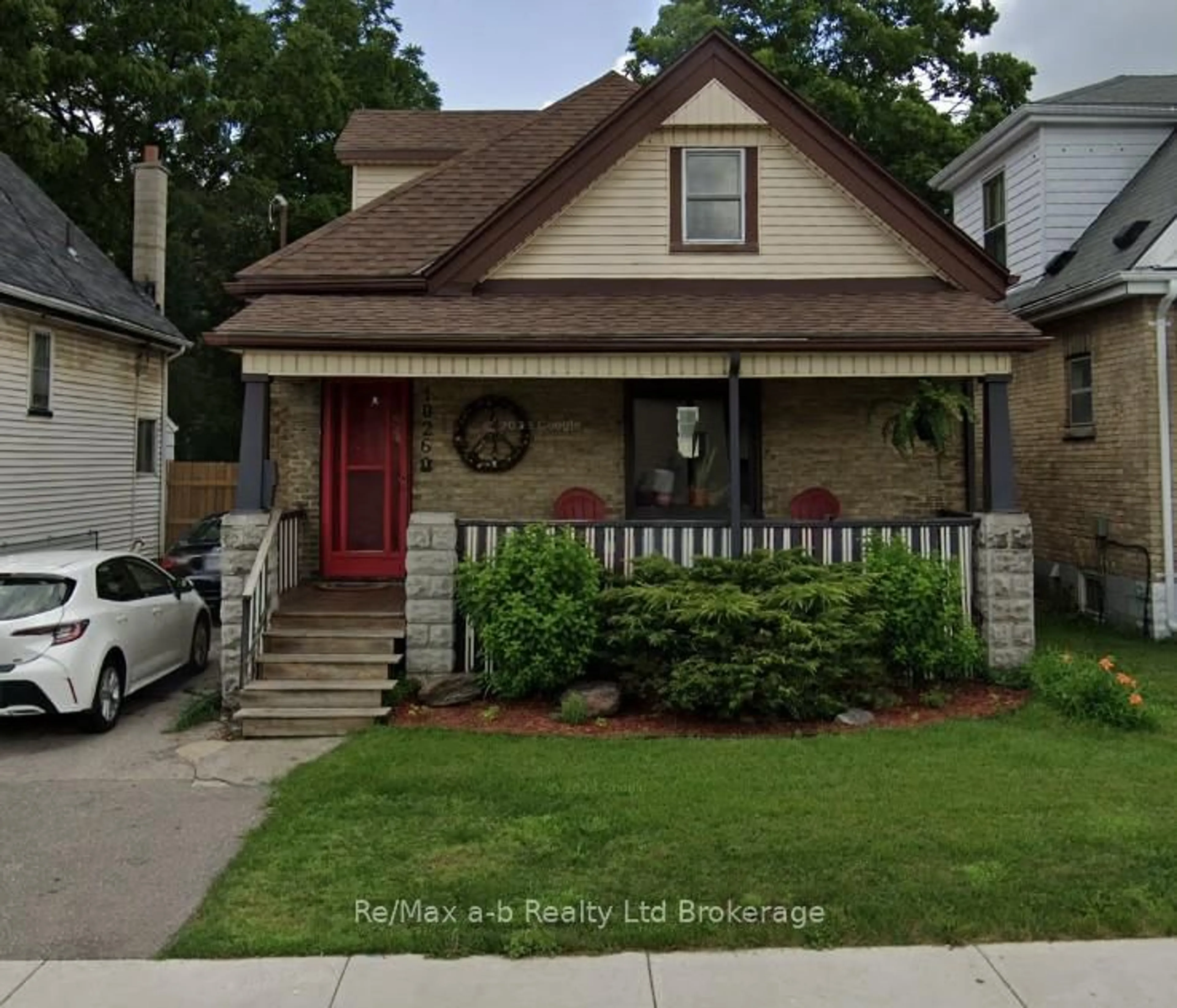 Home with brick exterior material, street for 1026 Trafalgar St, London Ontario N5Z 1G4