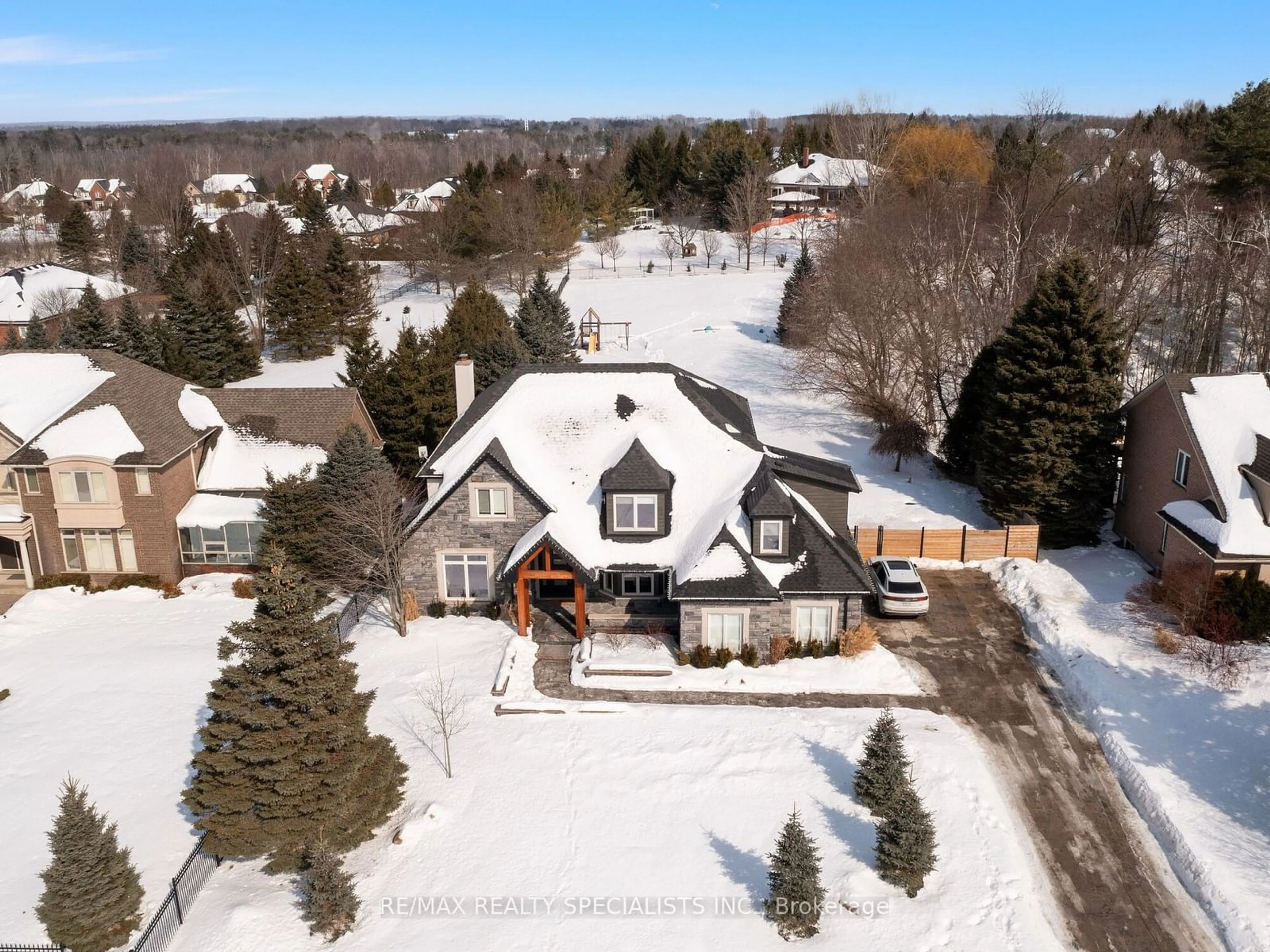 A pic from outside/outdoor area/front of a property/back of a property/a pic from drone, street for 46 Appaloosa Tr, Hamilton Ontario L0R 1H3