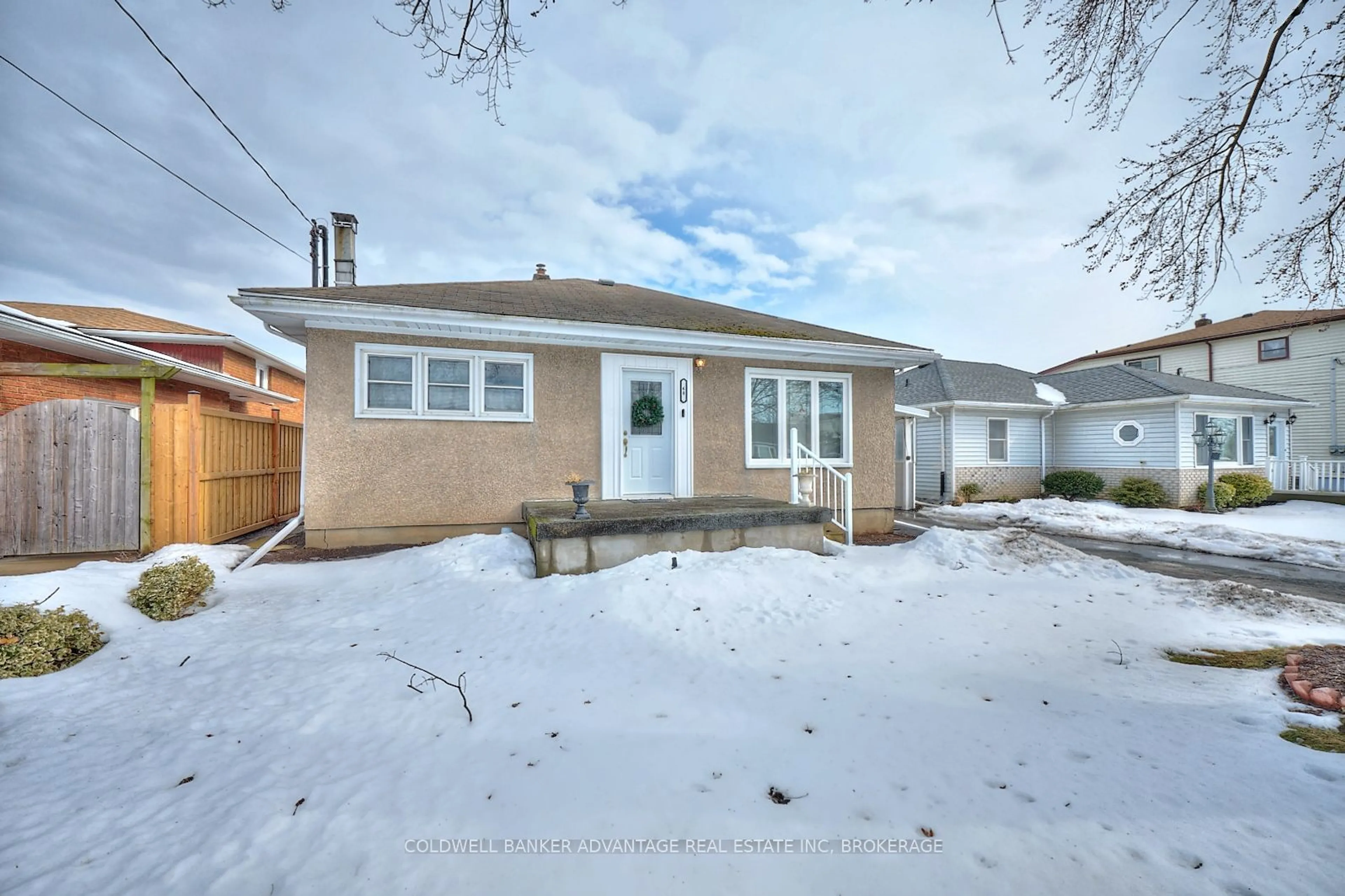 A pic from outside/outdoor area/front of a property/back of a property/a pic from drone, street for 68 Cameron Ave, Welland Ontario L3B 1K2