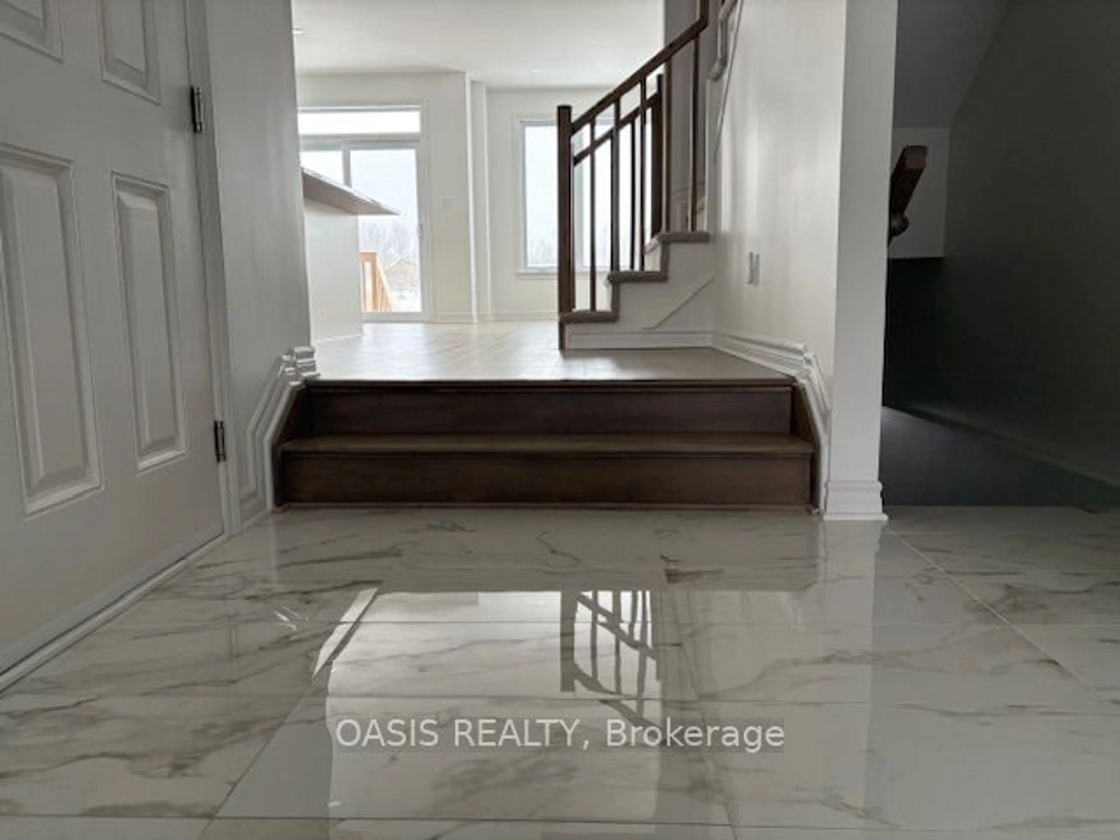 Indoor foyer for 796 Antonio Farley St, Orleans - Cumberland and Area Ontario K4A 5N3