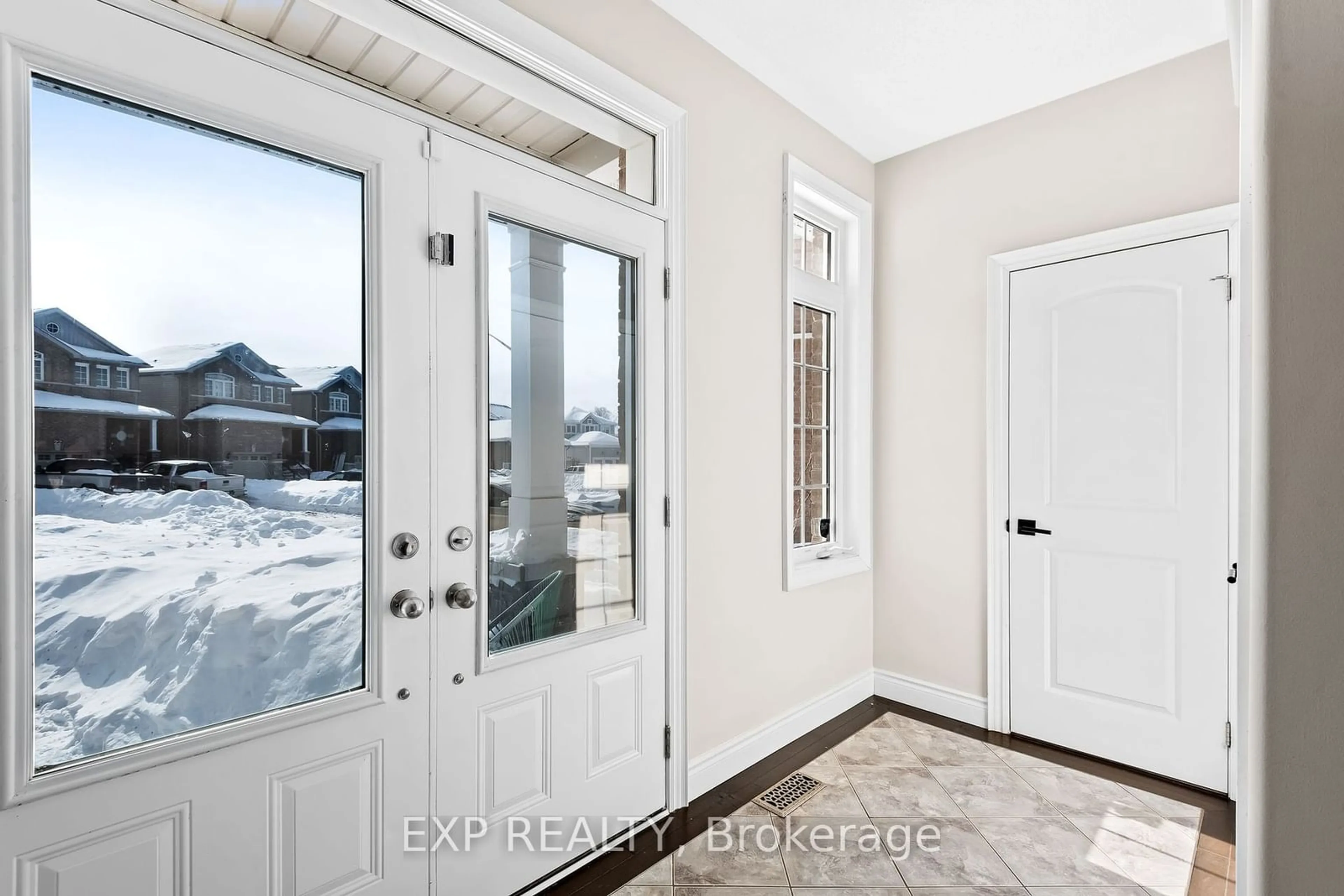 Indoor entryway for 13 Summer Lane, Smith-Ennismore-Lakefield Ontario K9L 0G4