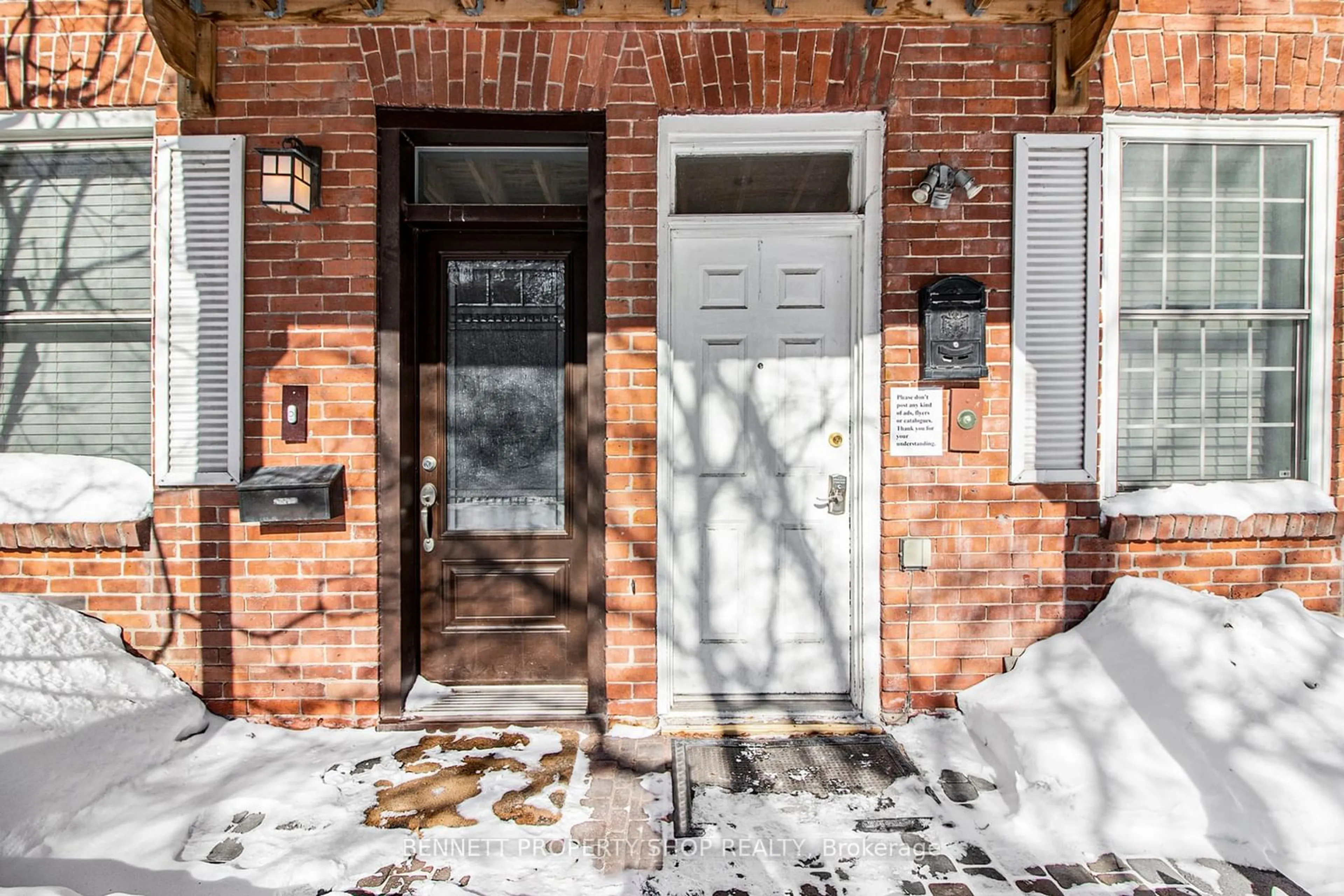 Indoor entryway for 241 Wilbrod St, Lower Town - Sandy Hill Ontario K1N 6L8