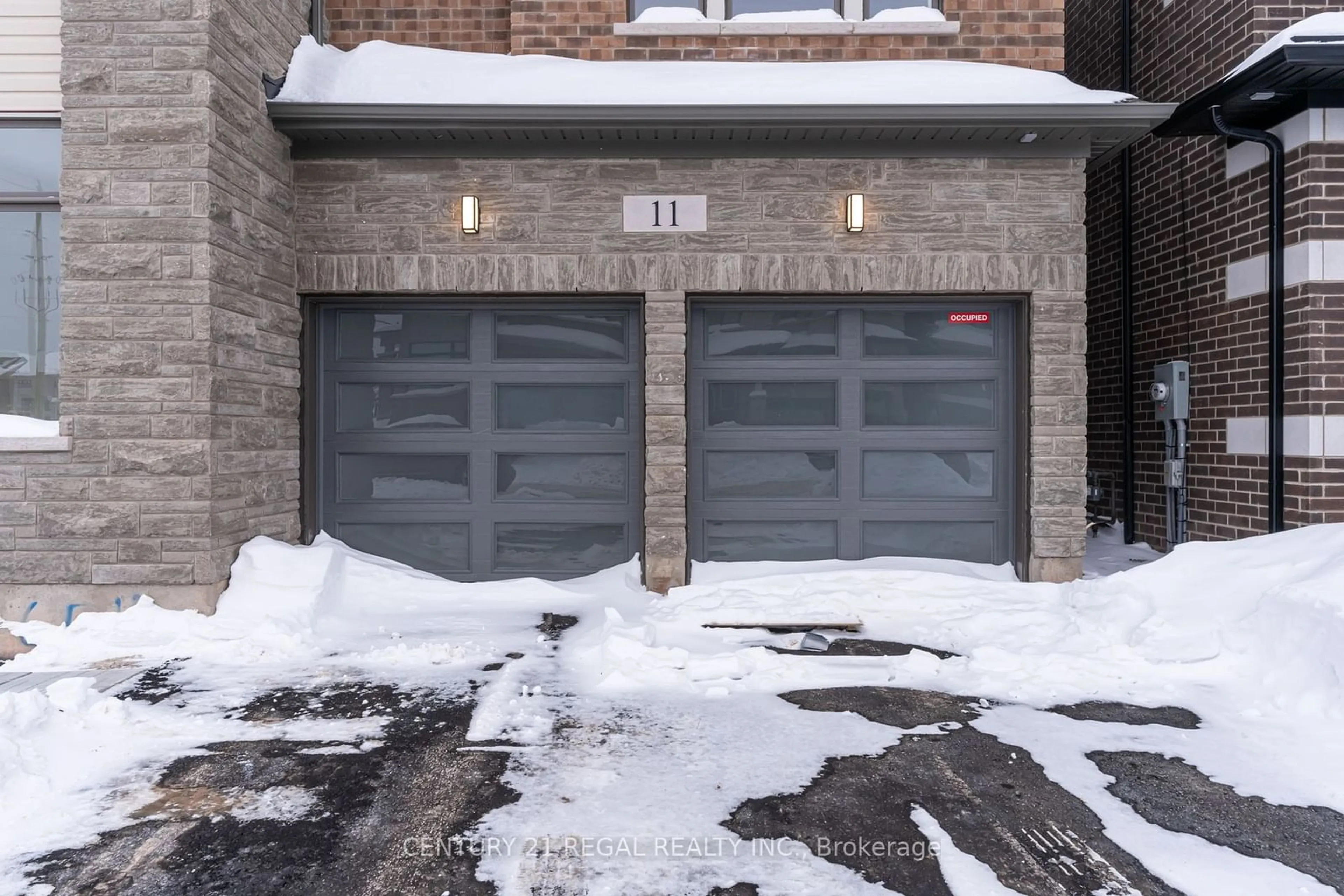 Indoor garage for 11 Tyler Ave, Erin Ontario N0B 1T0