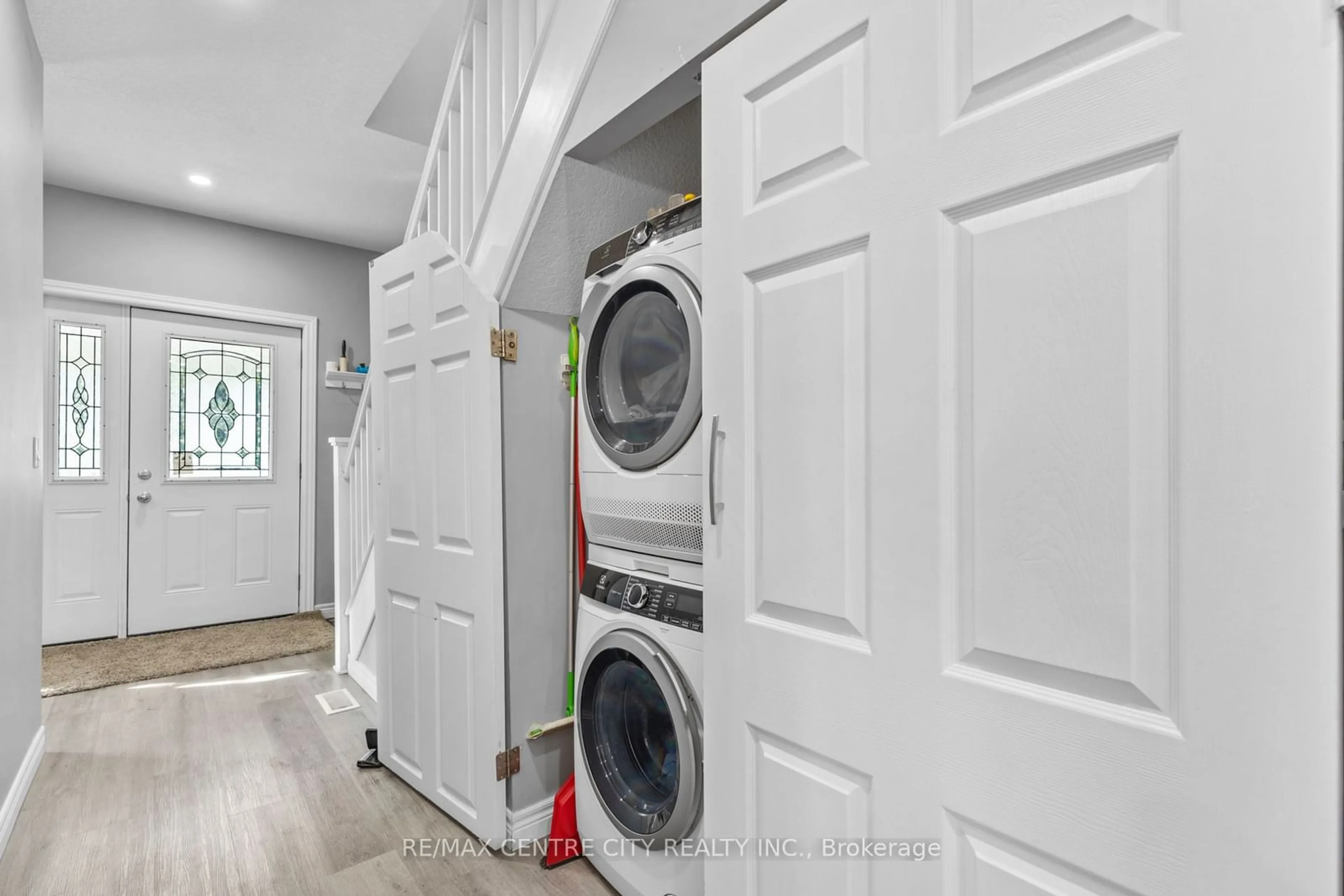 Laundry room for 276 Marsh Line, Dutton/Dunwich Ontario N0L 1J0