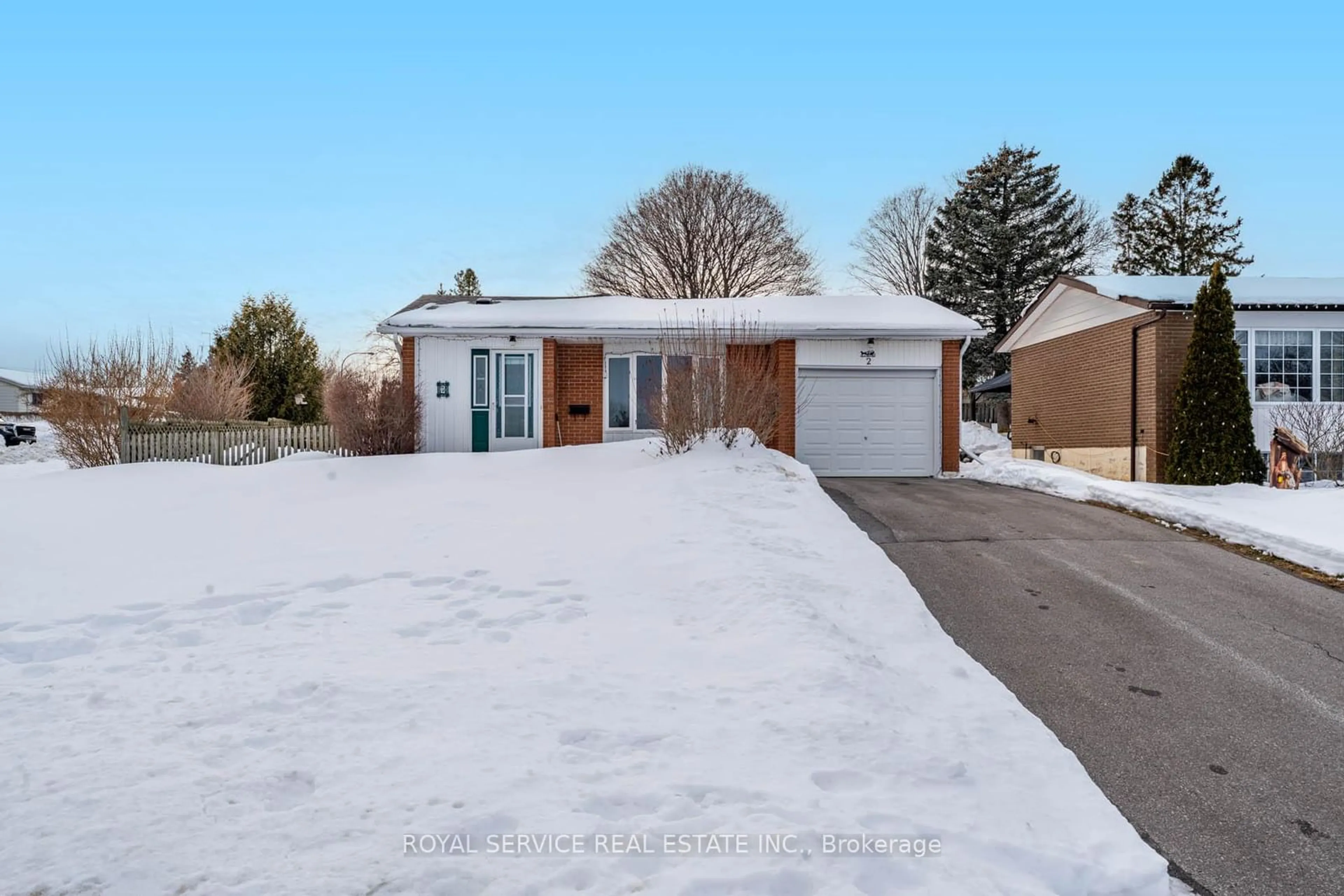 A pic from outside/outdoor area/front of a property/back of a property/a pic from drone, street for 2 Calgary Rd, Port Hope Ontario L1A 3T8