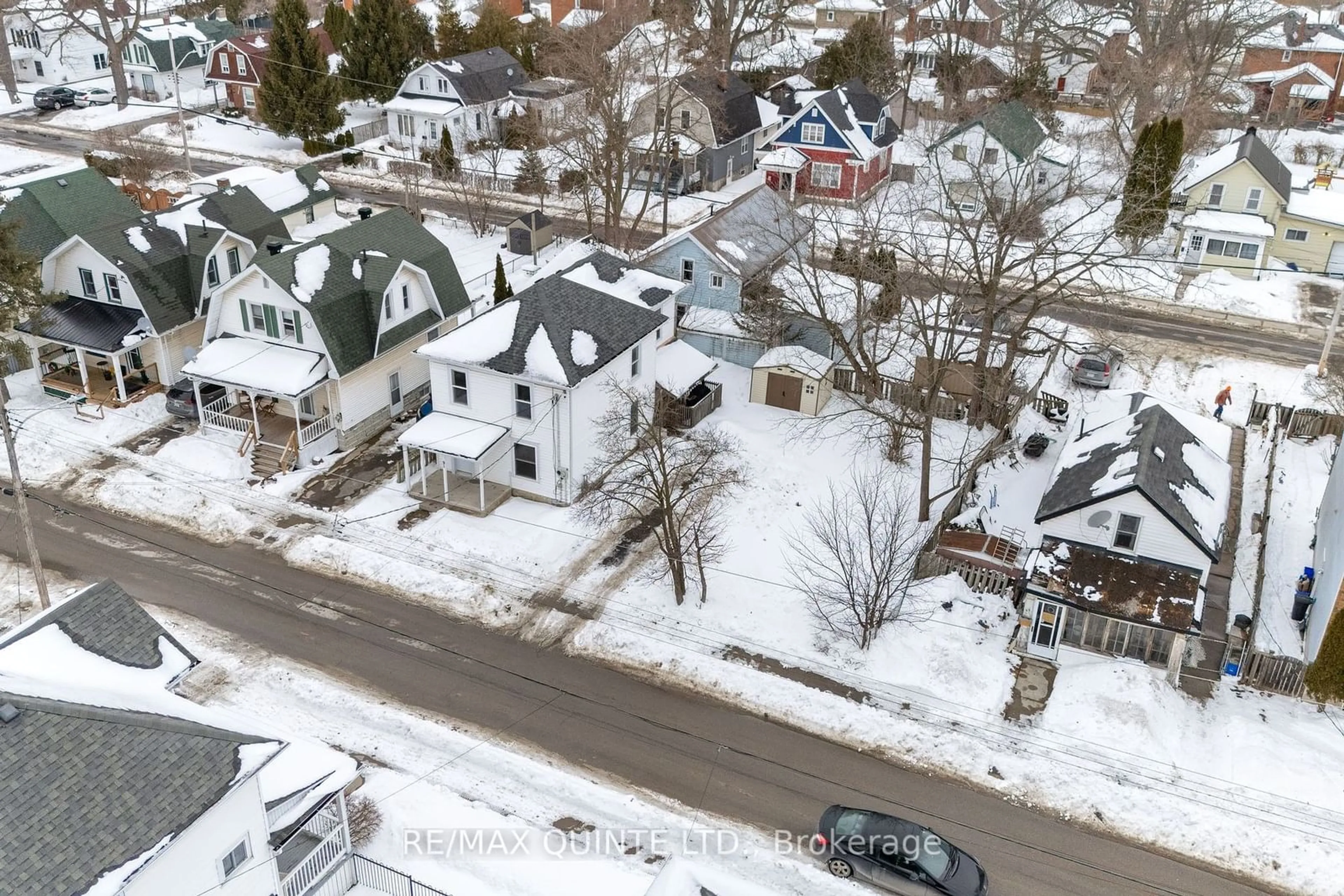 A pic from outside/outdoor area/front of a property/back of a property/a pic from drone, street for 91 Chatham St, Belleville Ontario K8N 3S7