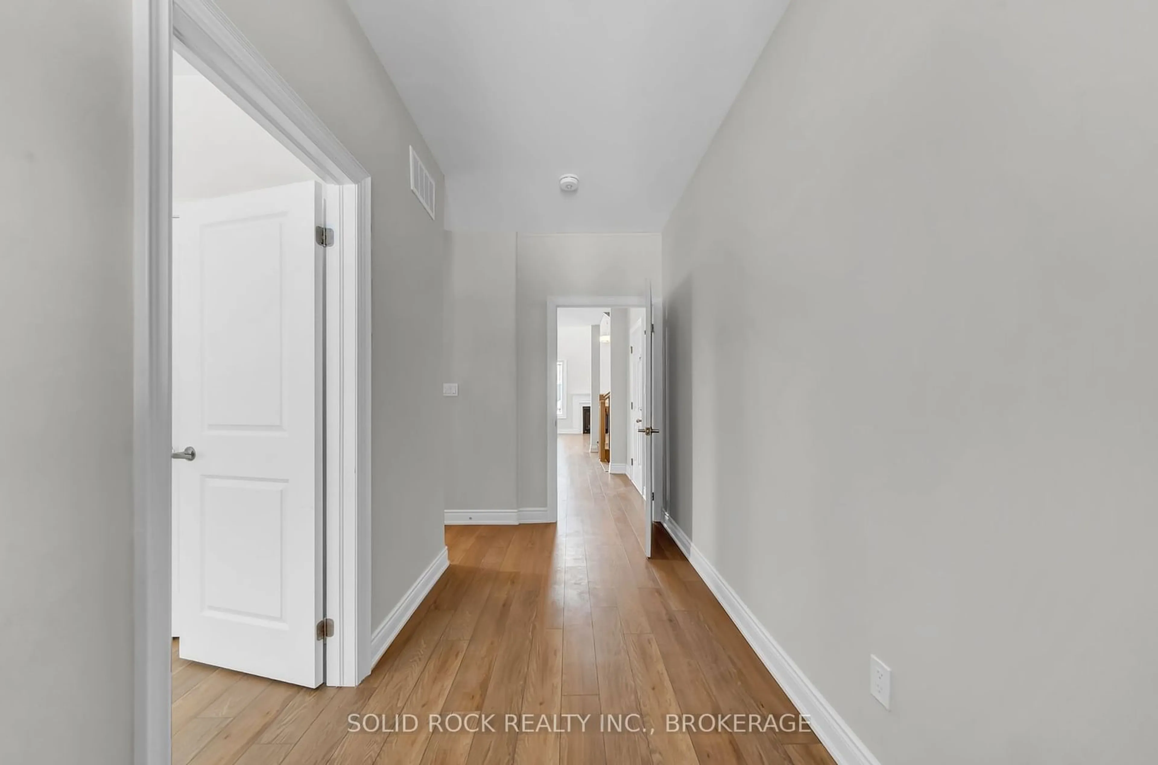 Indoor entryway for 438A Orchard Ave, Cobourg Ontario K9A 3T7