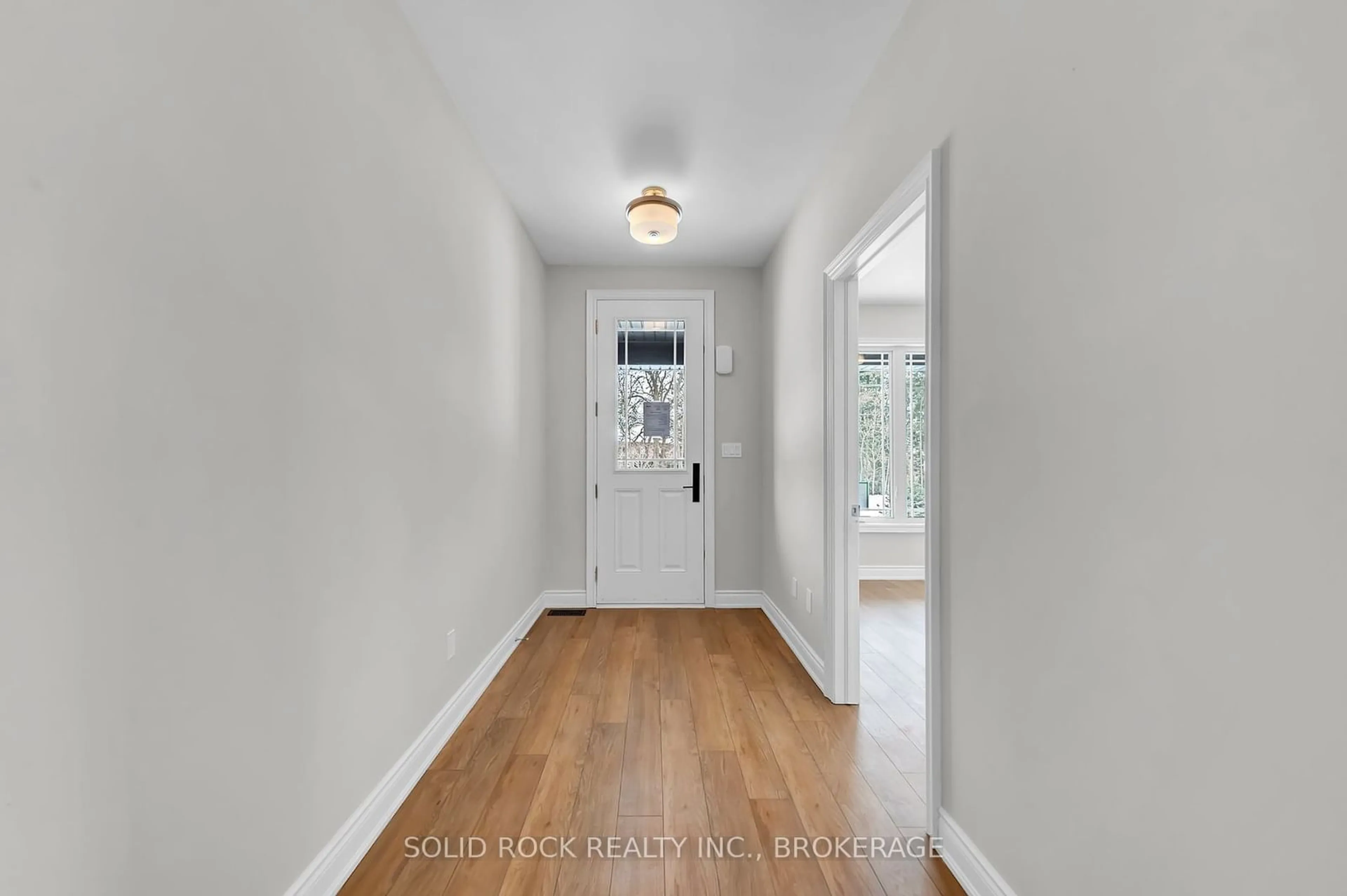 Indoor entryway for 438A Orchard Ave, Cobourg Ontario K9A 3T7