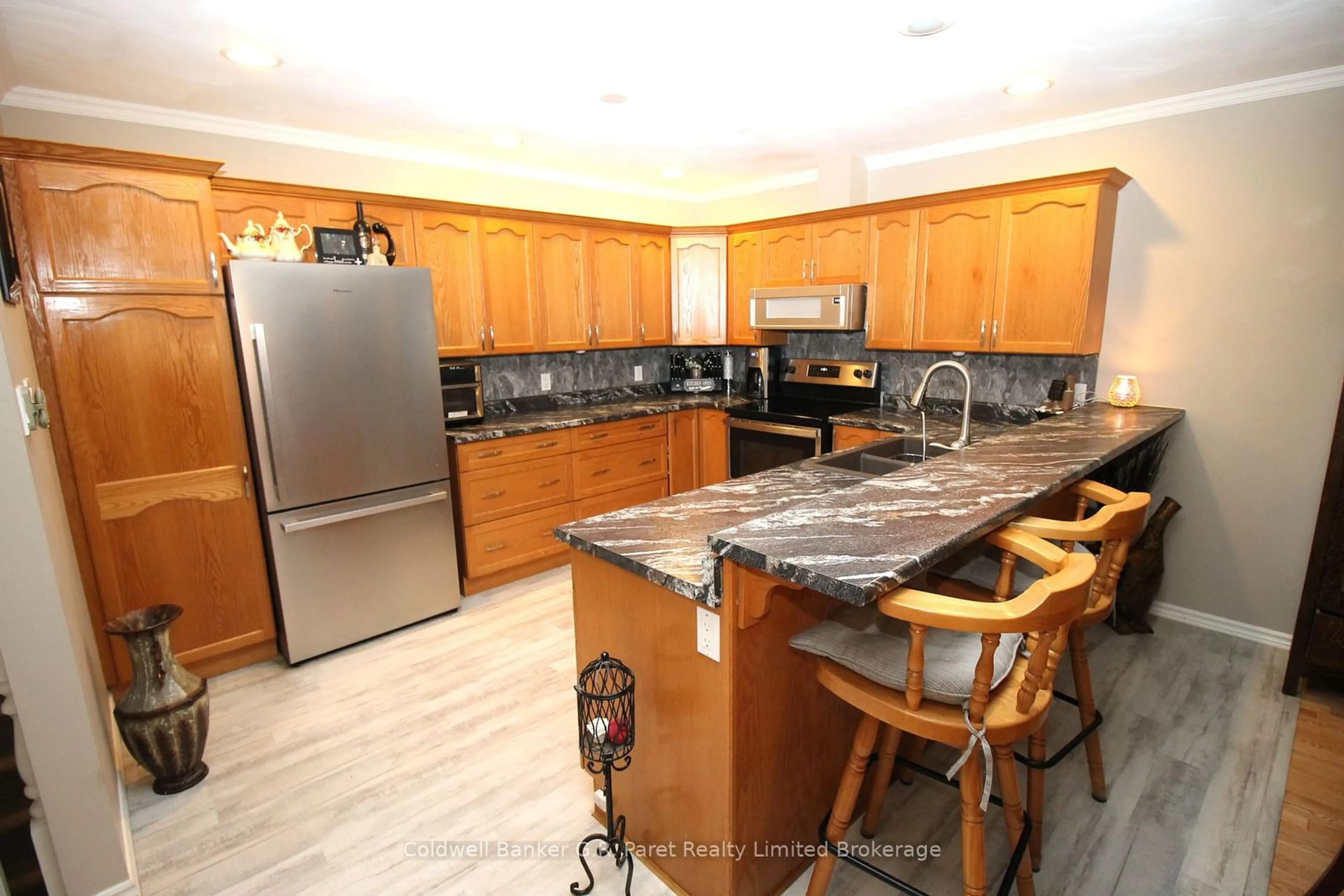 Open concept kitchen, ceramic/tile floor for 150 Oak St #5, Norfolk Ontario N3Y 5M5