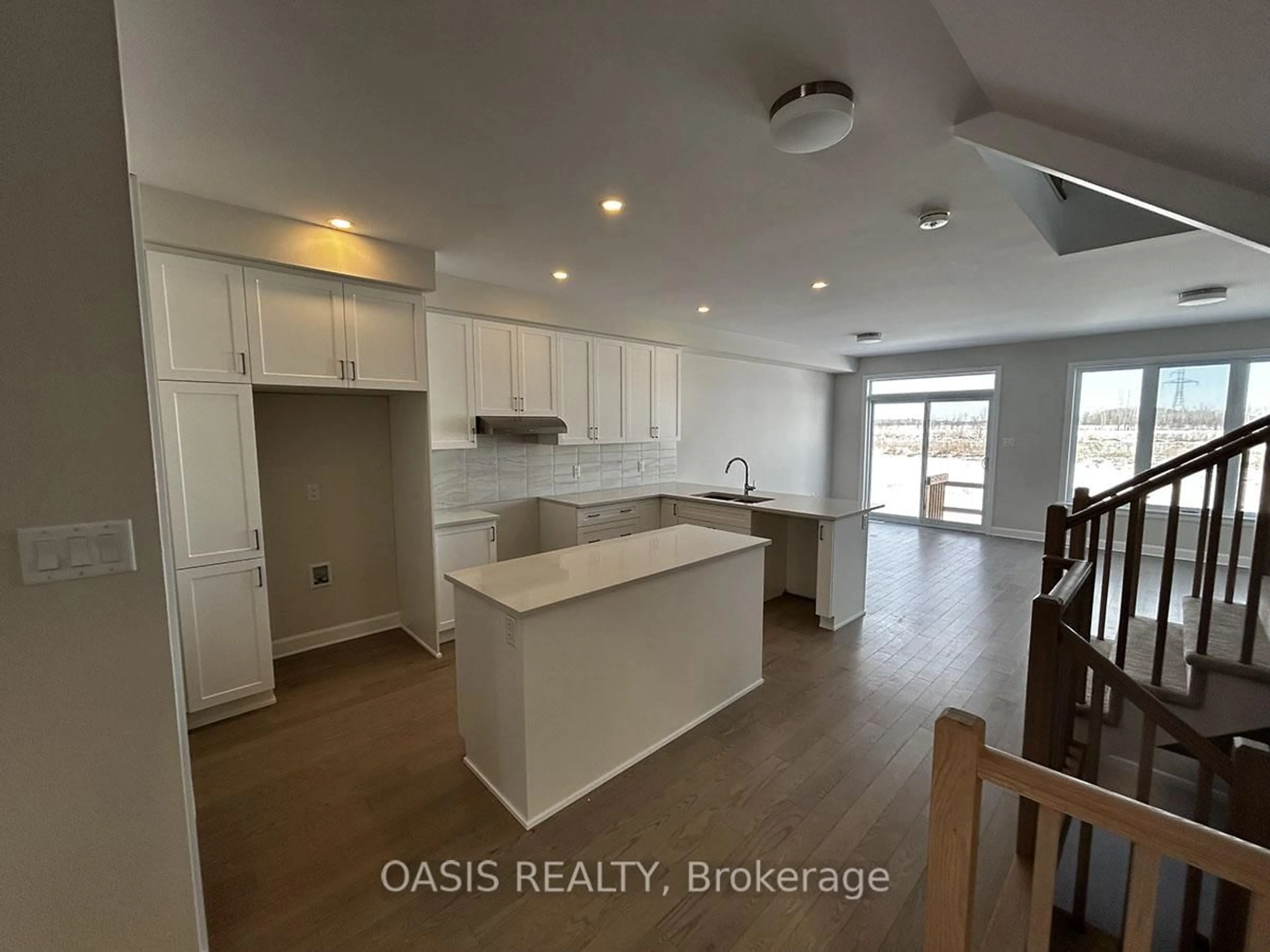 Open concept kitchen, unknown for 1527 QUARRY St, Russell Ontario K4R 0L6