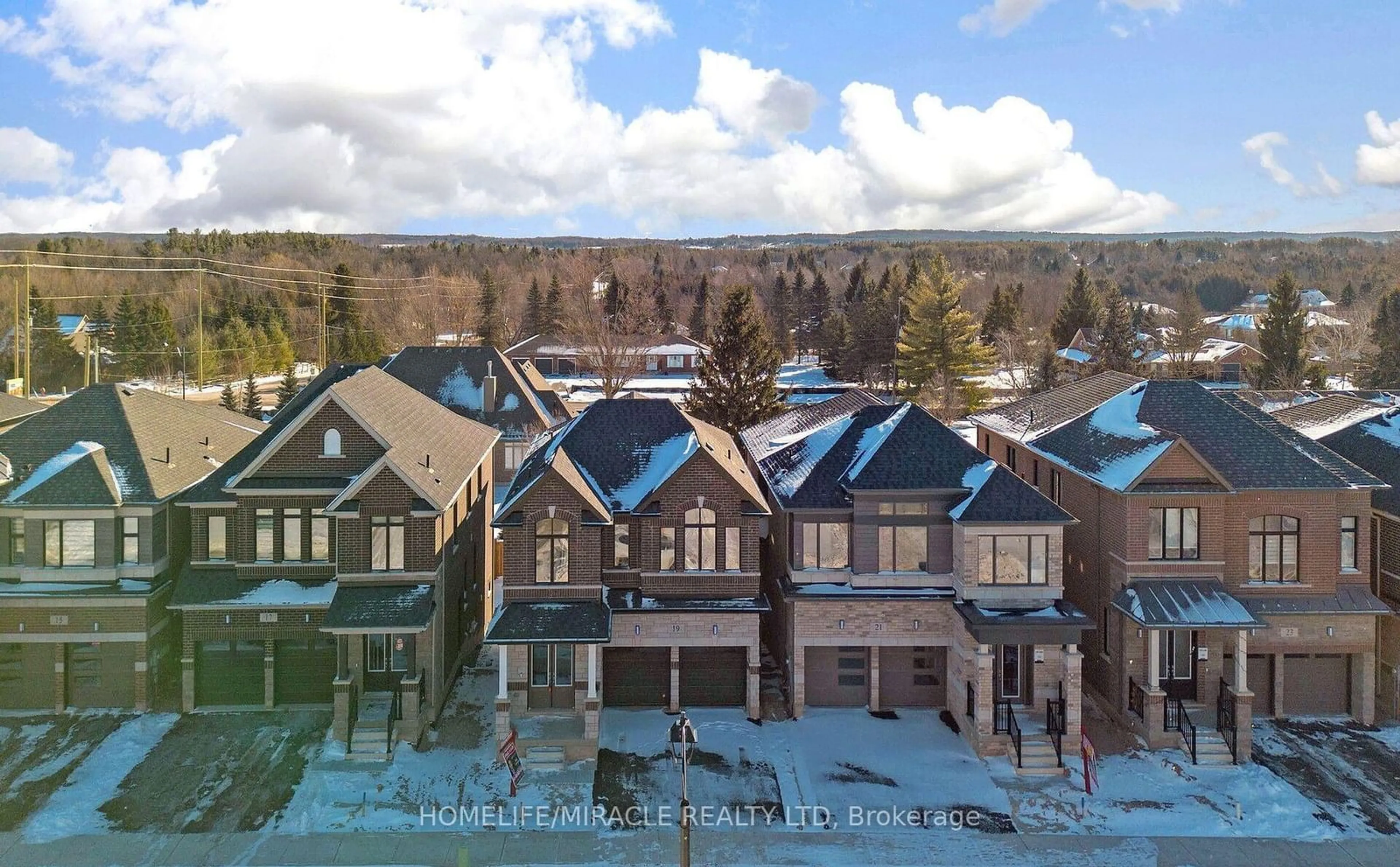 A pic from outside/outdoor area/front of a property/back of a property/a pic from drone, mountain view for 19 Tyler Ave, Erin Ontario N0B 1T0