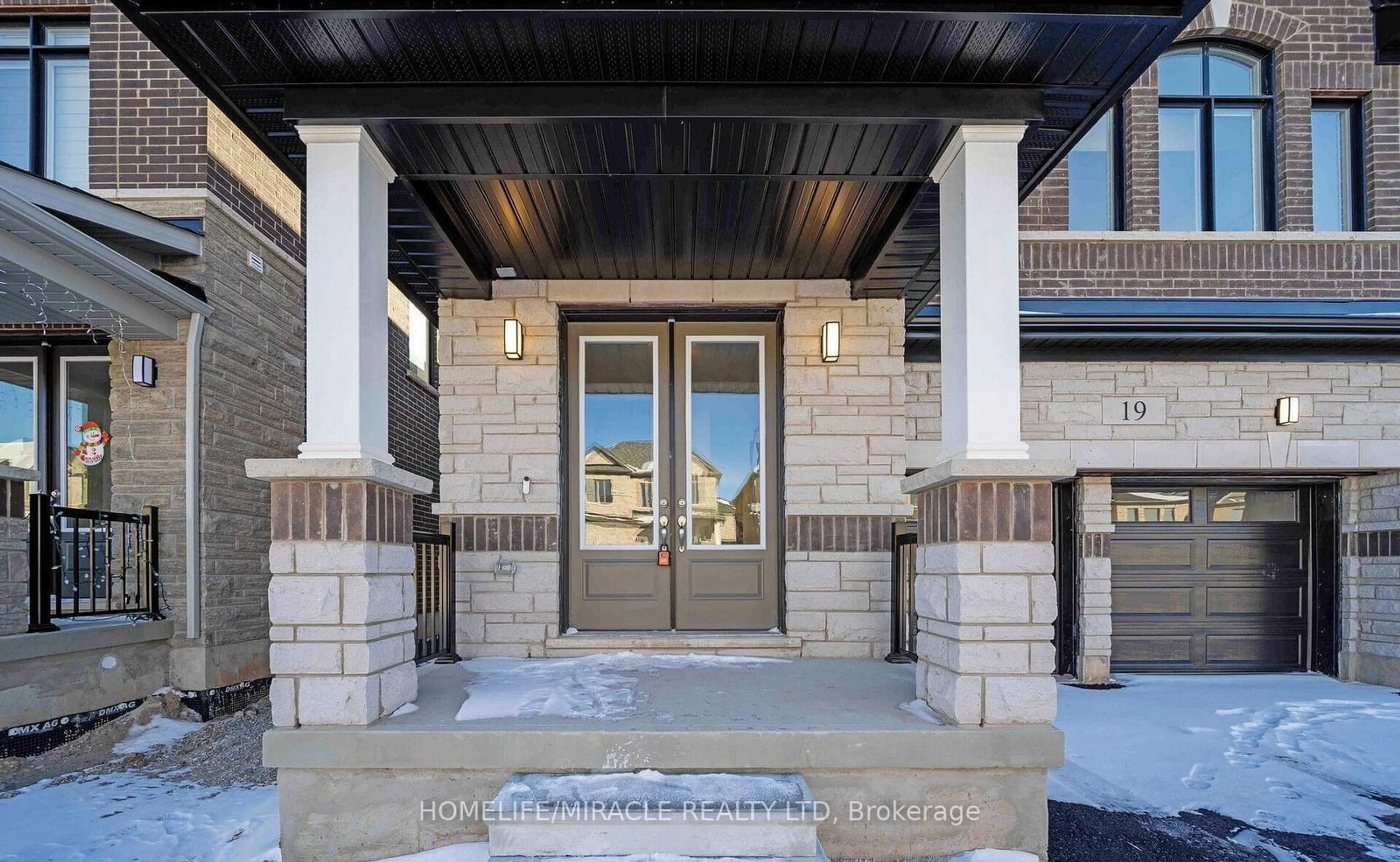 Indoor entryway for 19 Tyler Ave, Erin Ontario N0B 1T0