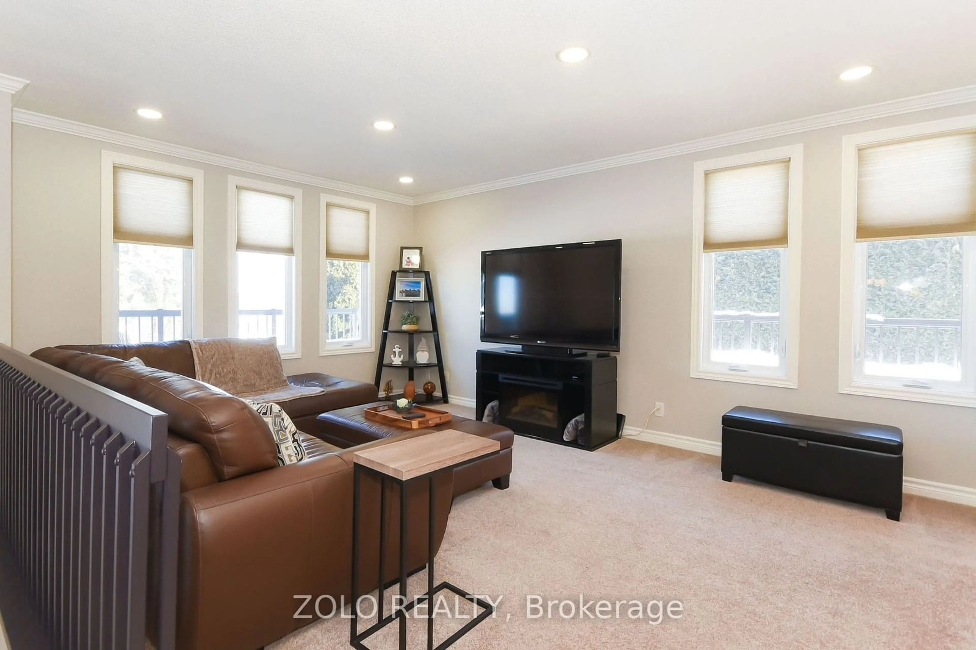 Living room with furniture, unknown for 2474 Manse Rd, Orleans - Cumberland and Area Ontario K4C 1C6