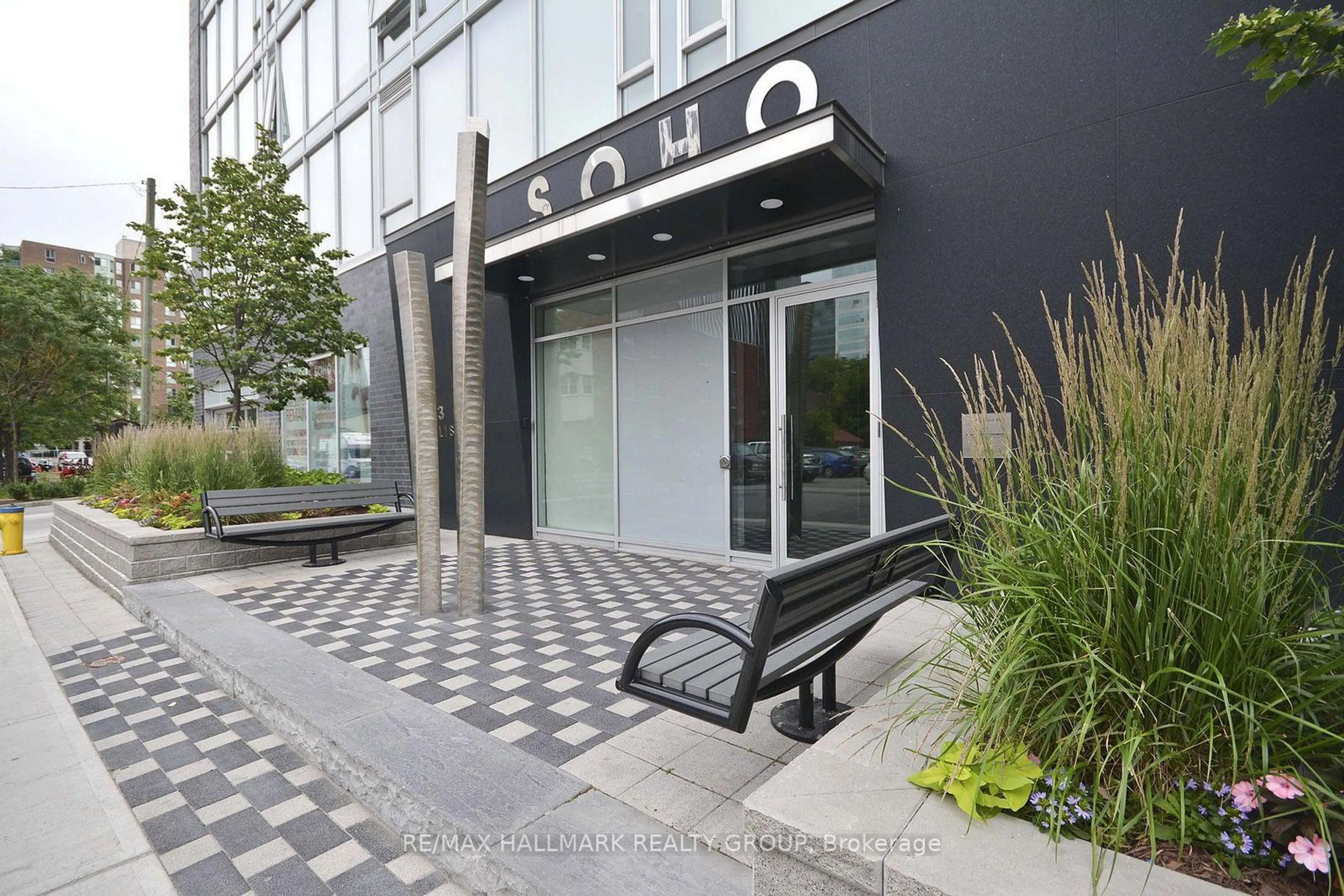 Patio, building for 300 Lisgar St #1501, Ottawa Ontario K2P 0E2