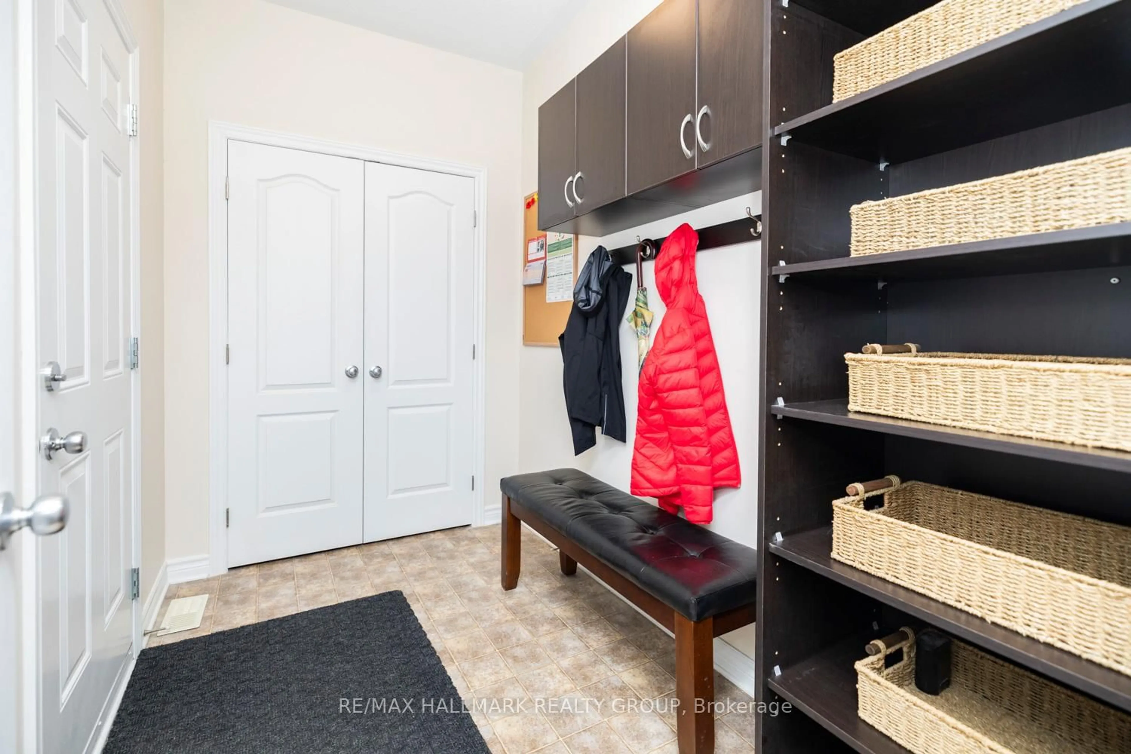 Storage room or clothes room or walk-in closet for 1098 Northgraves Cres, Kanata Ontario K2M 0C6