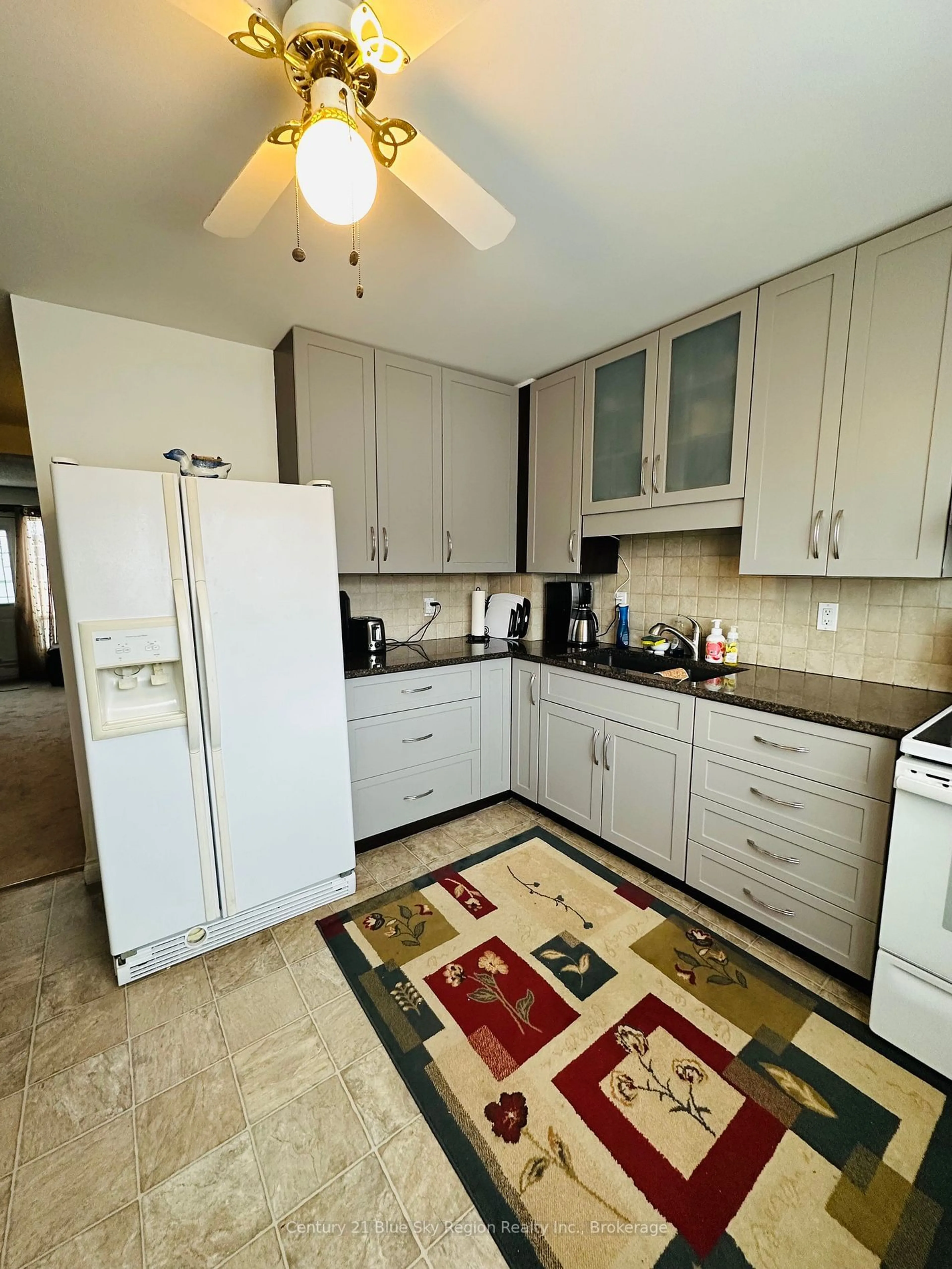 Standard kitchen, unknown for 450 Lakeshore Dr #B1, North Bay Ontario P1A 2E1