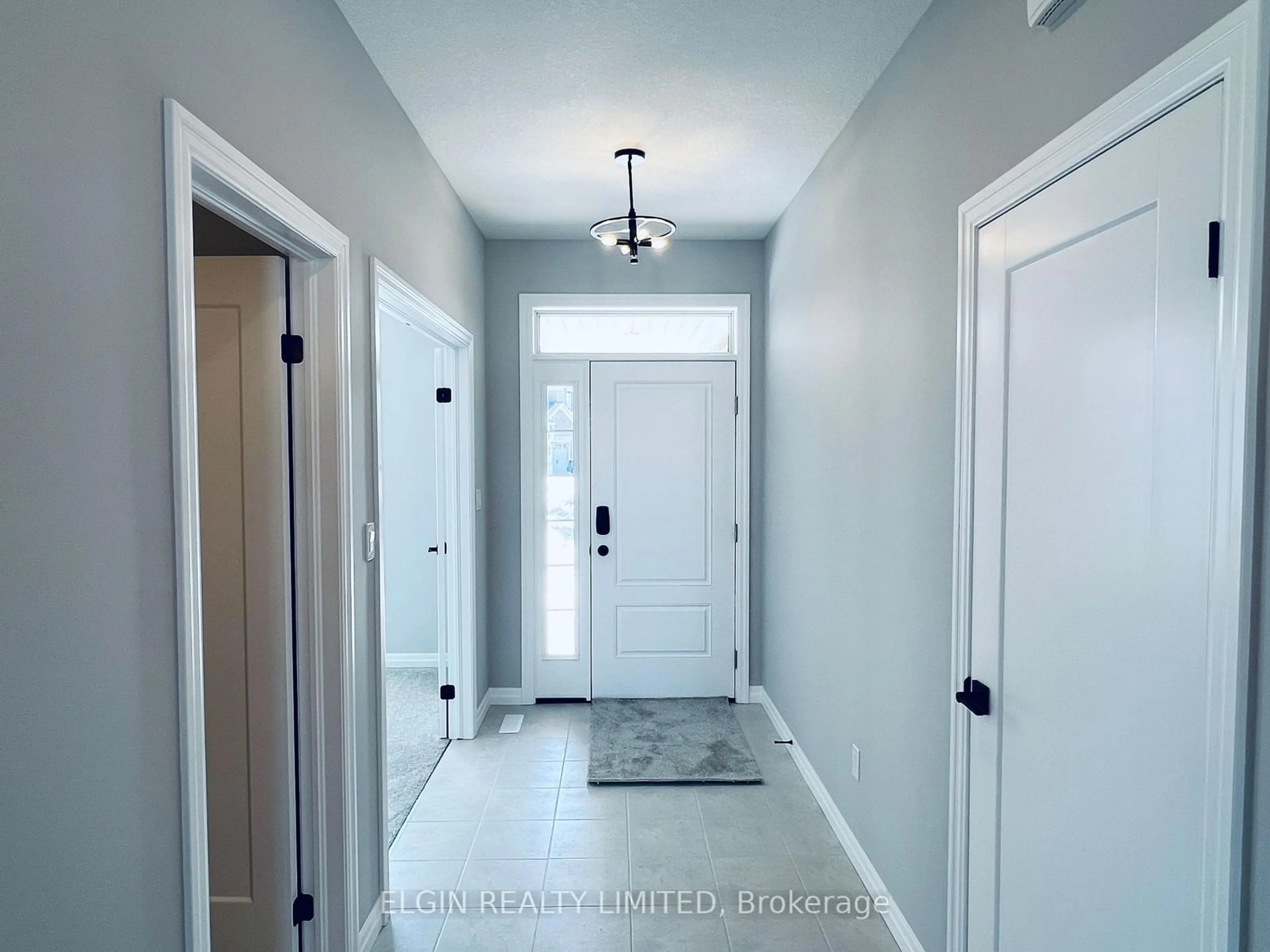 Indoor entryway for 11 Dunning Way, St. Thomas Ontario N5R 0P7