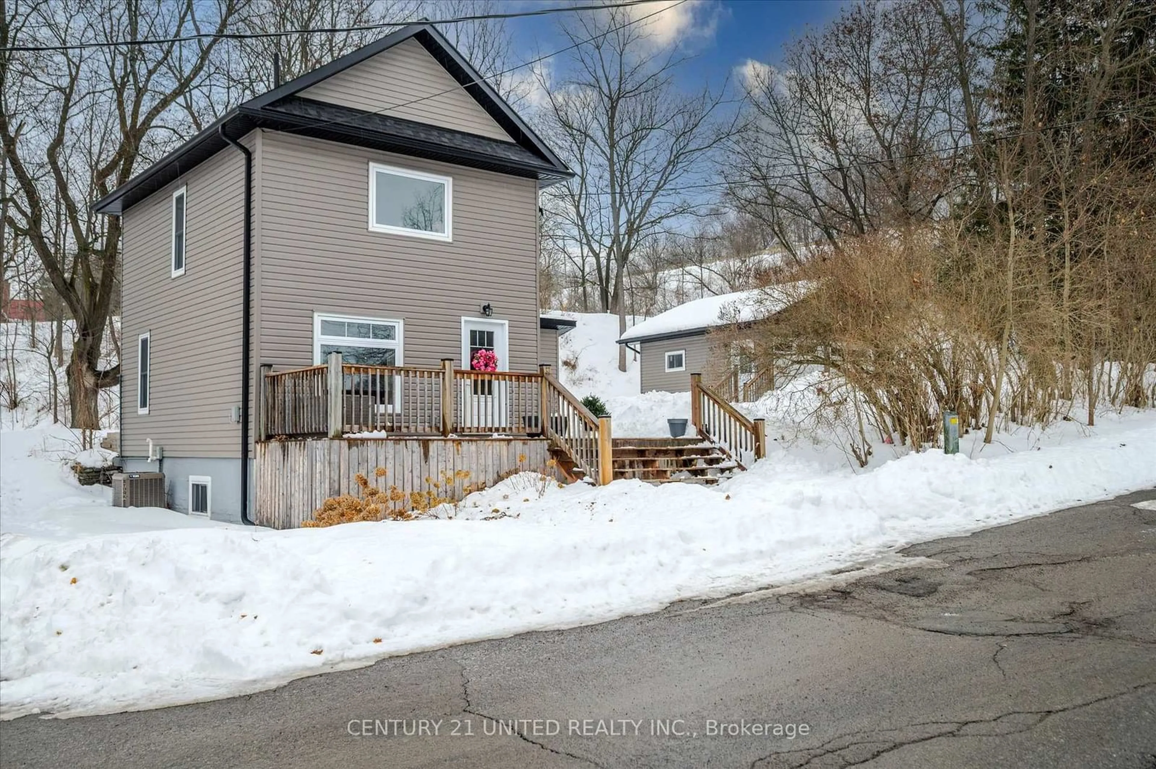A pic from outside/outdoor area/front of a property/back of a property/a pic from drone, street for 22 Raglan St, Trent Hills Ontario K0L 1L0