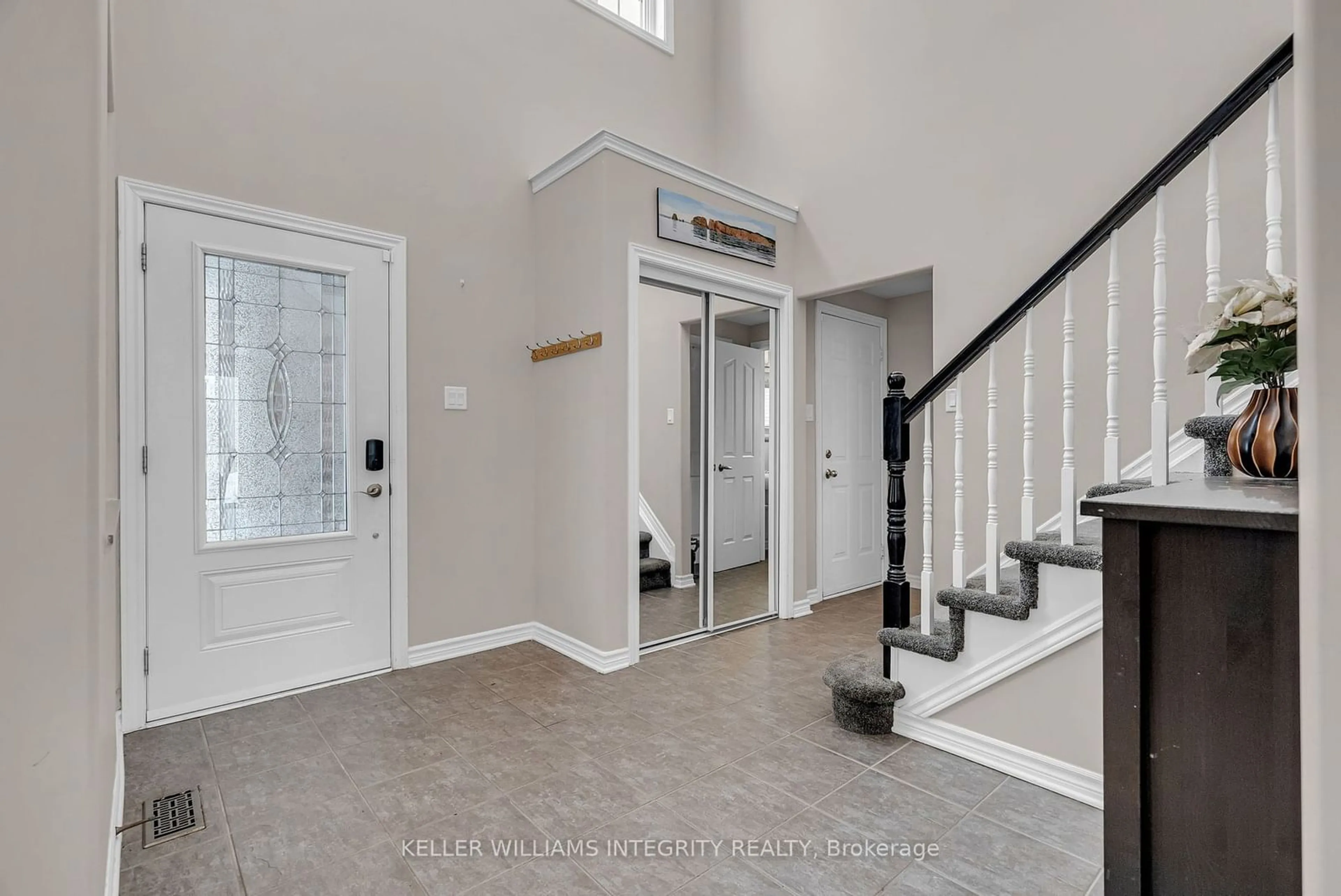 Indoor entryway for 745 Vermillion Dr, Blossom Park - Airport and Area Ontario K1V 1V8