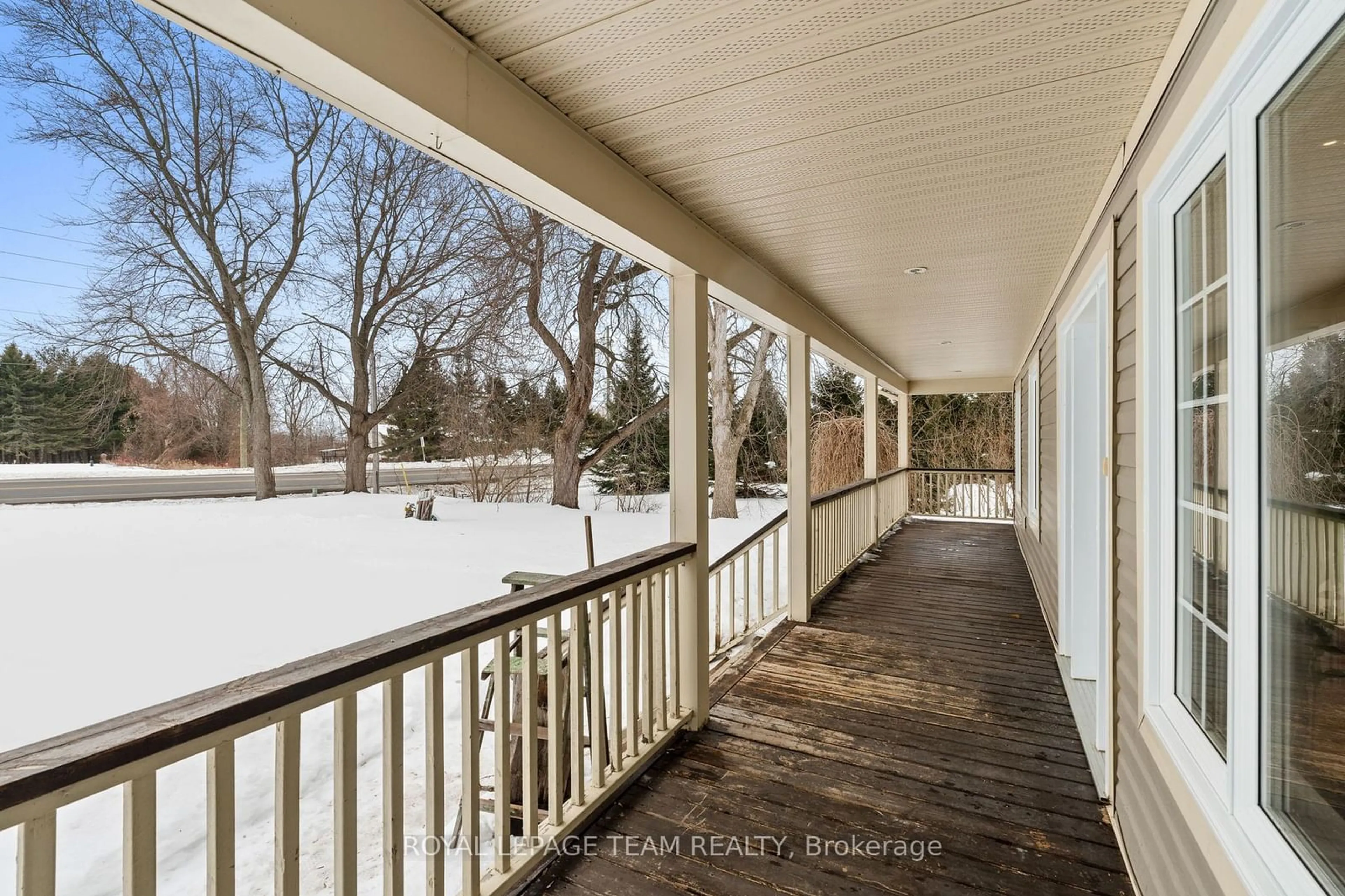 Patio, water/lake/river/ocean view for 1840 COUNTY ROAD 2 Rd, Edwardsburgh/Cardinal Ontario K0E 1T1