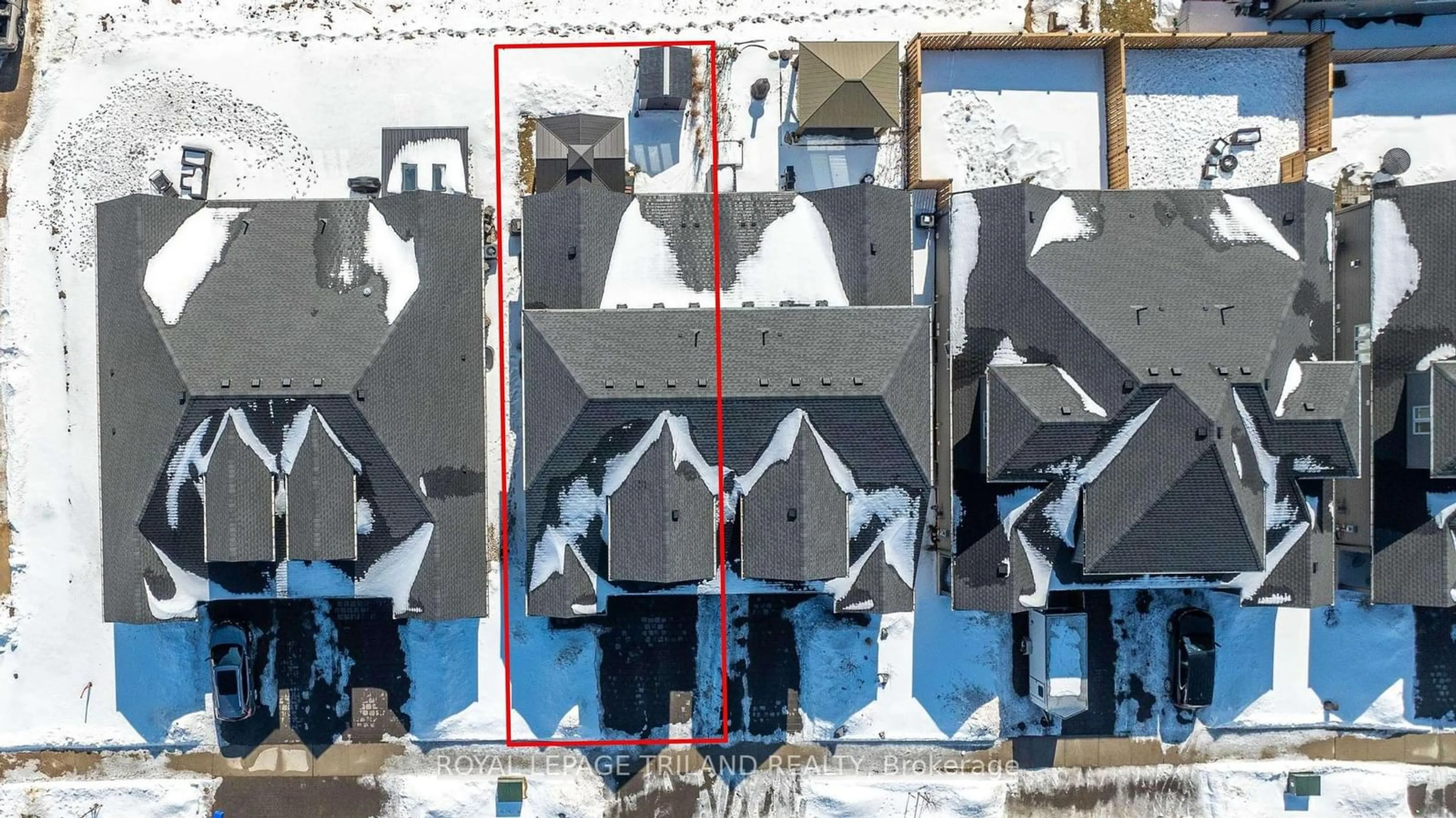 A pic from outside/outdoor area/front of a property/back of a property/a pic from drone, building for 56 Compass Tr, Central Elgin Ontario N5L 0B4