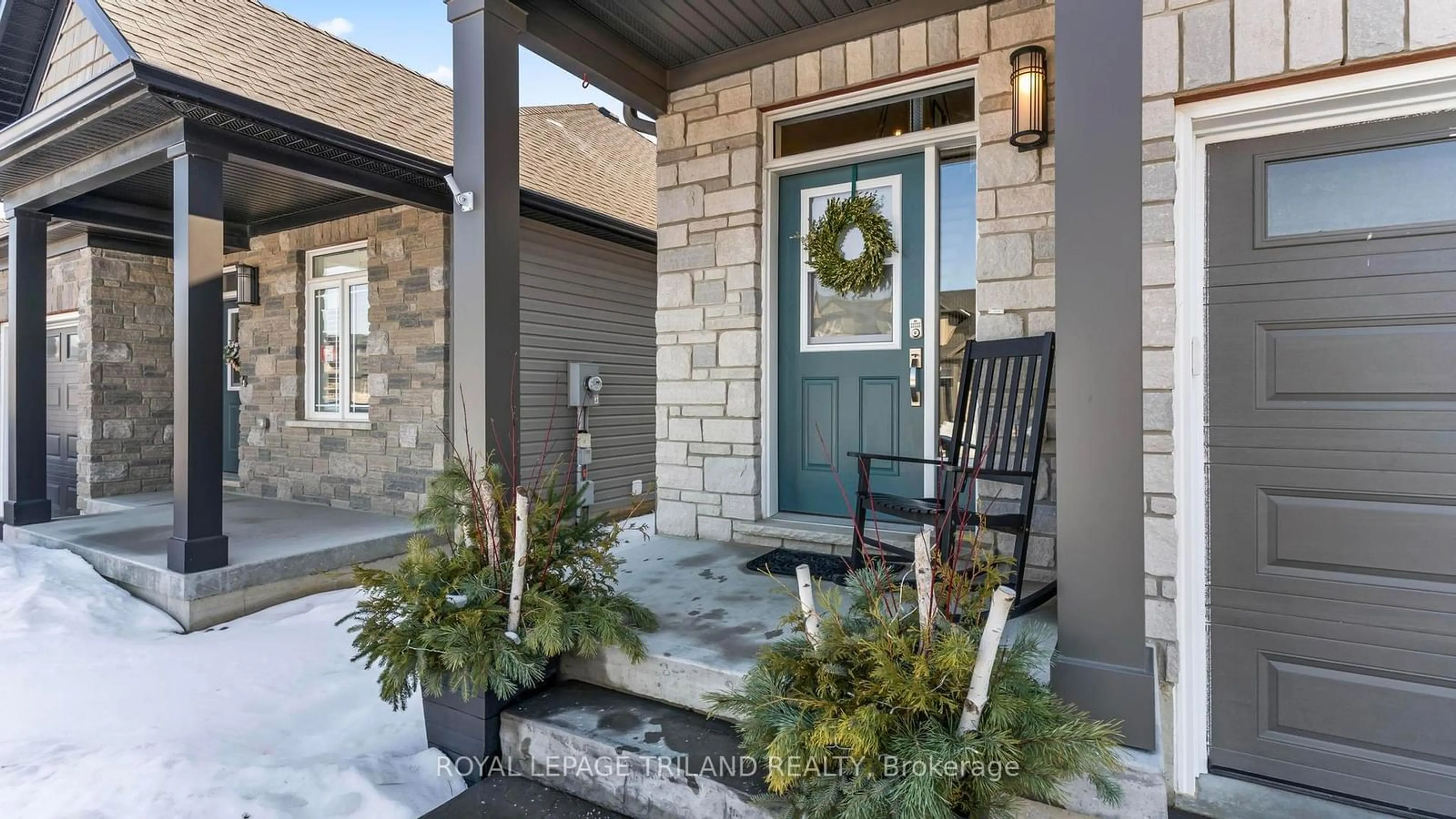 Indoor entryway for 56 COMPASS Tr, Central Elgin Ontario N5L 0B4