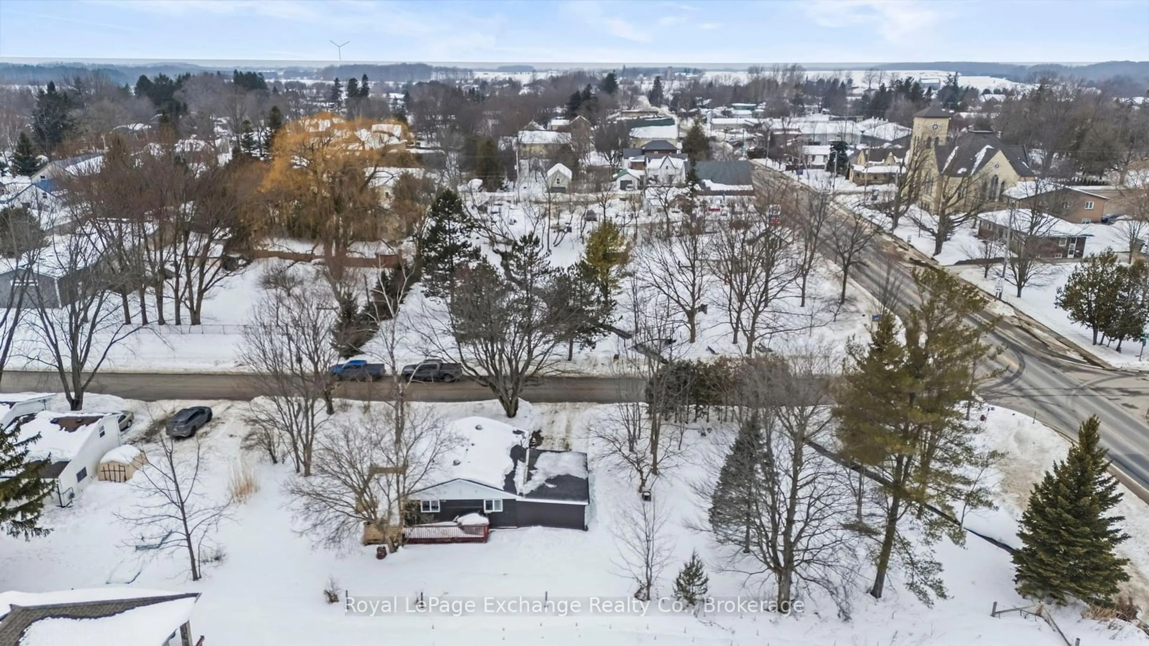 A pic from outside/outdoor area/front of a property/back of a property/a pic from drone, unknown for 12 Memorial Park Dr, Kincardine Ontario N0G 2T0