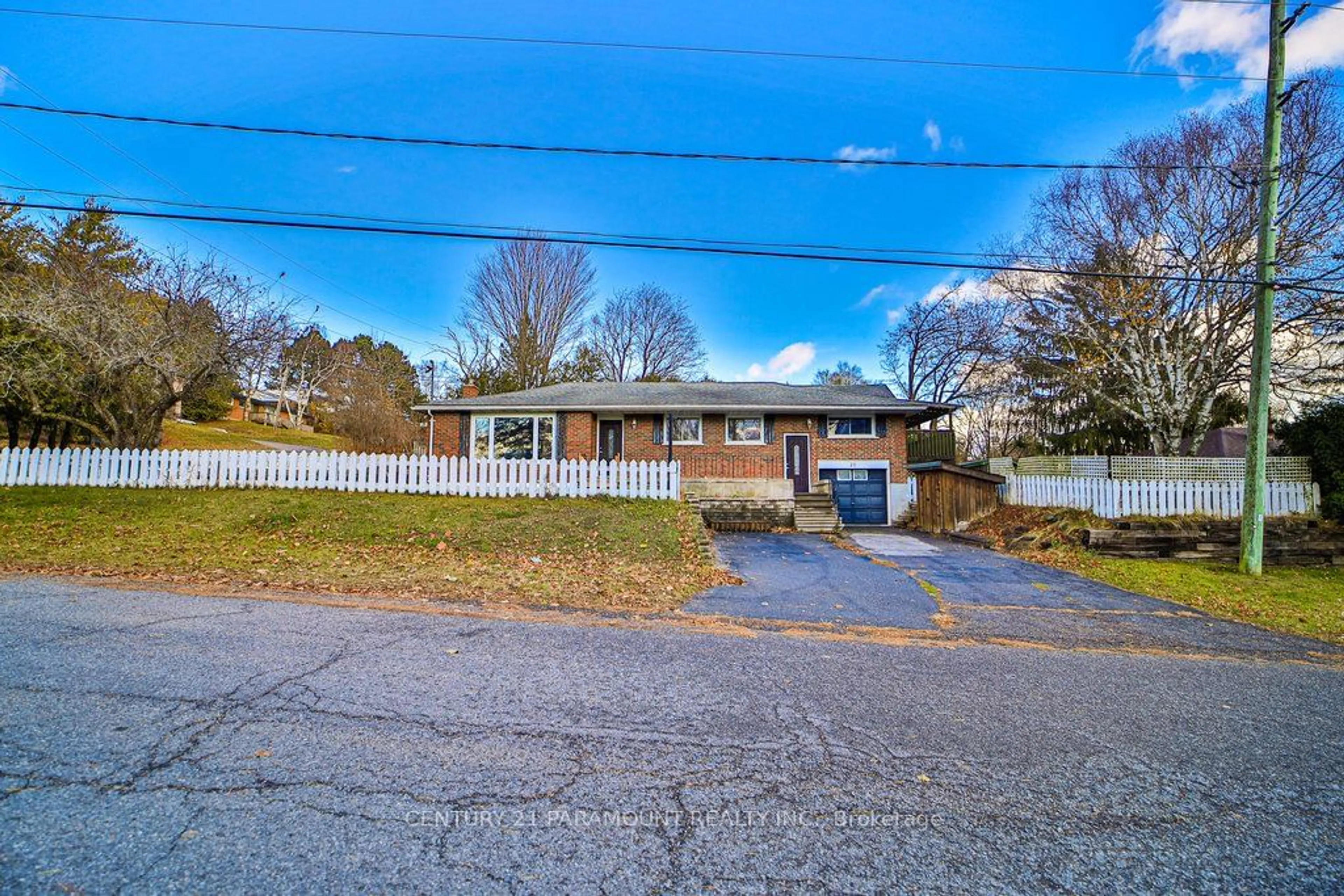 A pic from outside/outdoor area/front of a property/back of a property/a pic from drone, street for 23 Hope St, Brighton Ontario K0K 1H0