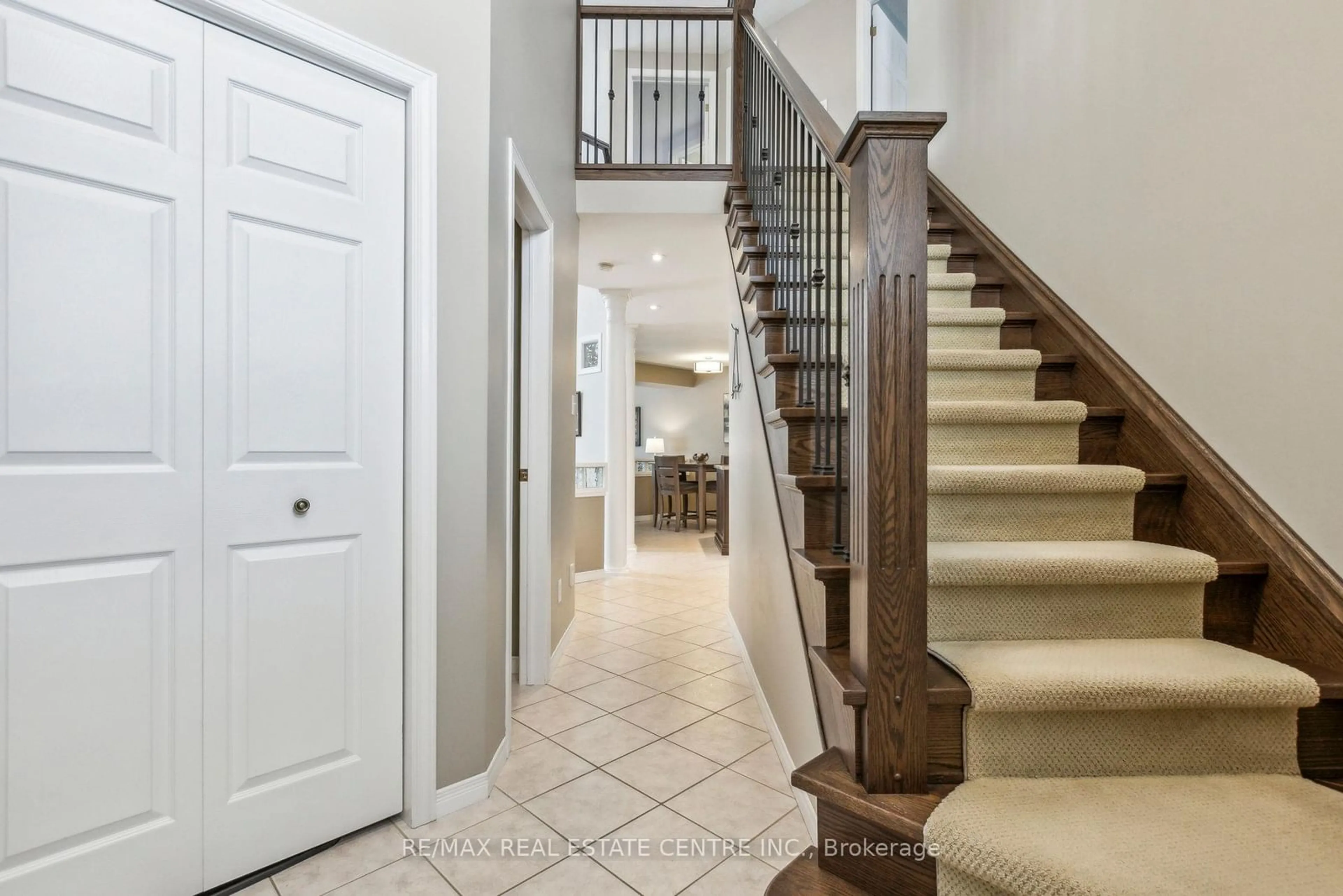 Indoor entryway for 24 Waxwing Cres, Guelph Ontario N1C 1E1