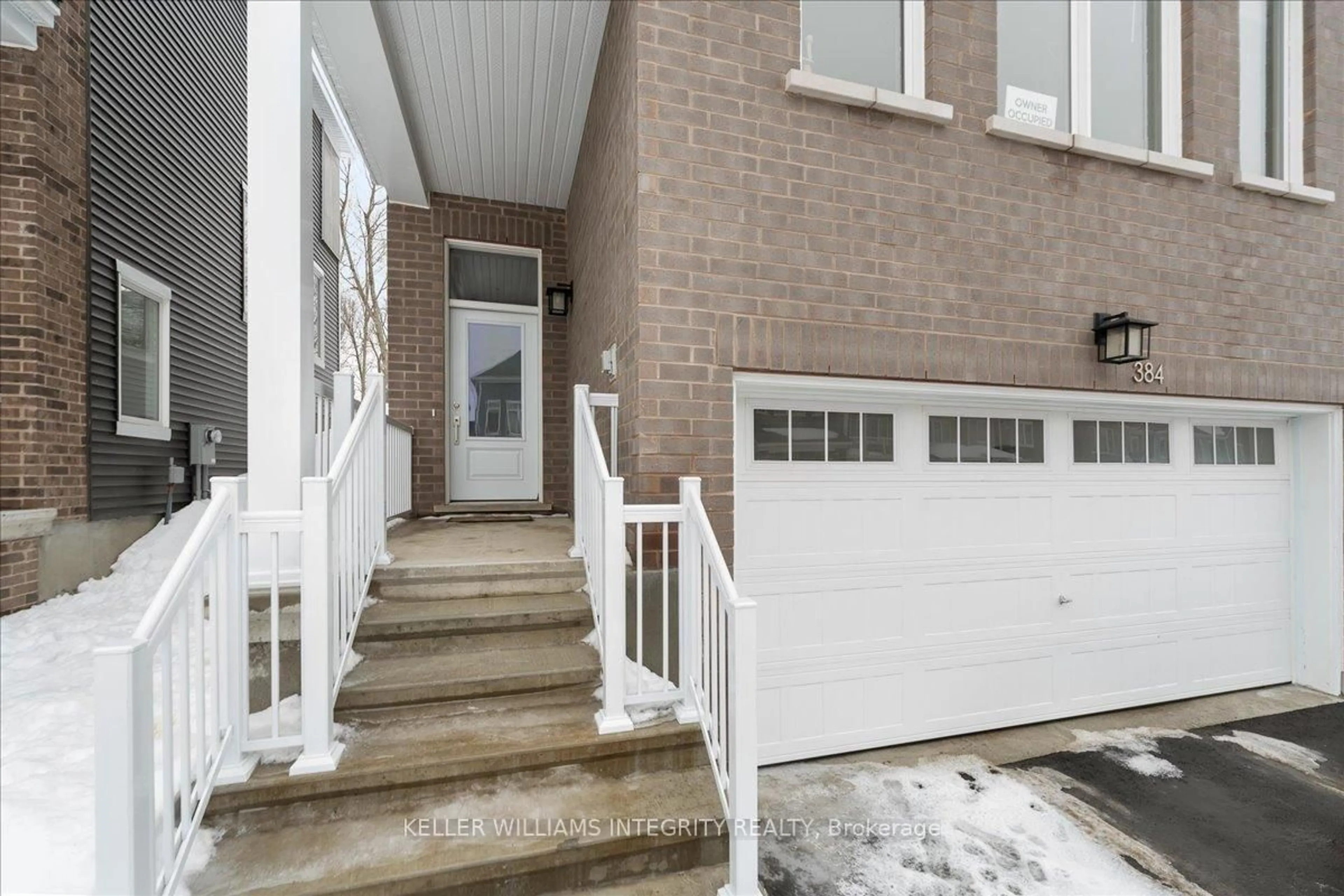 Indoor entryway for 384 APPALACHIAN Circ, Barrhaven Ontario K2C 3H2