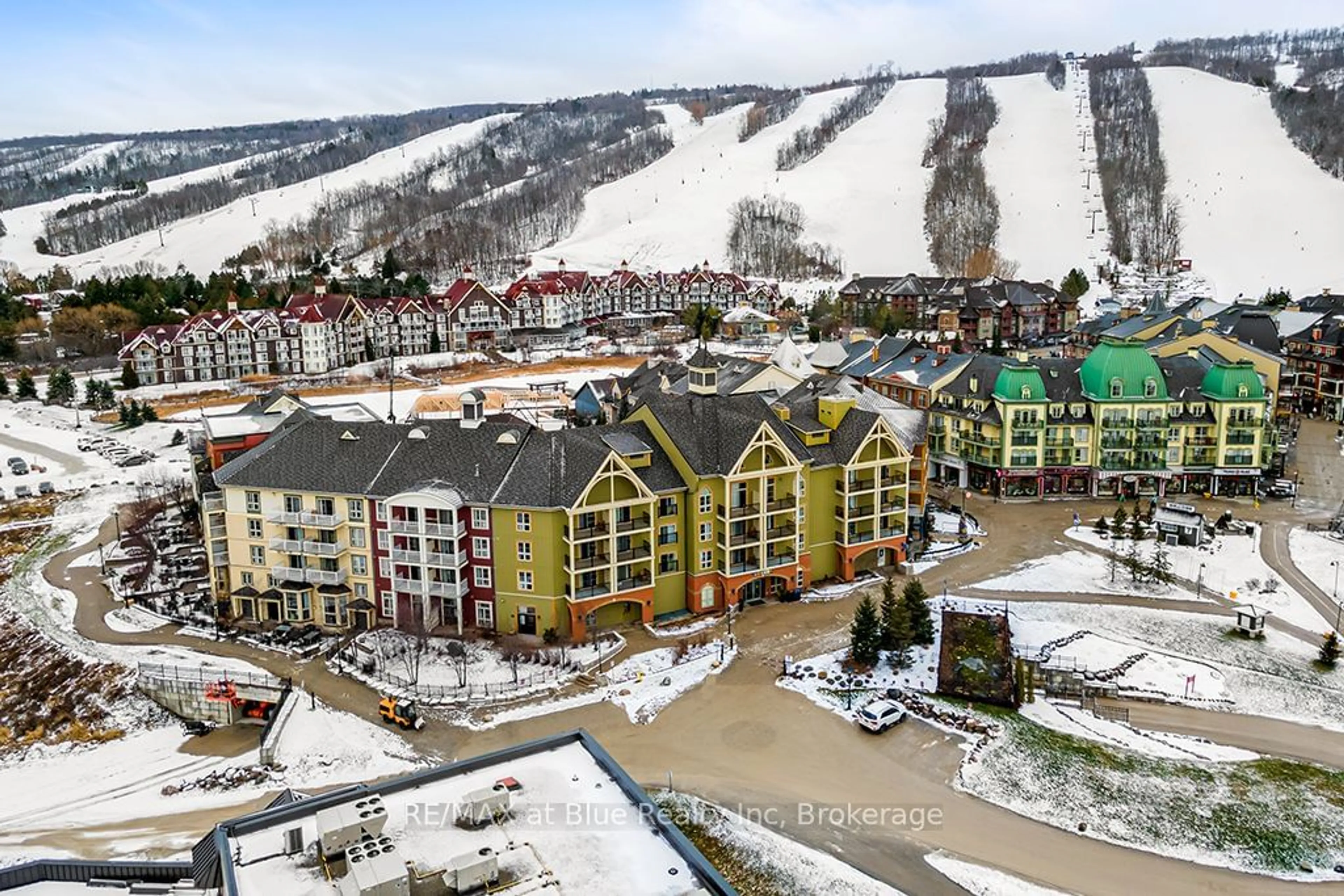 A pic from outside/outdoor area/front of a property/back of a property/a pic from drone, mountain view for 156 Jozo Weider Blvd #359, Blue Mountains Ontario L9Y 0V2