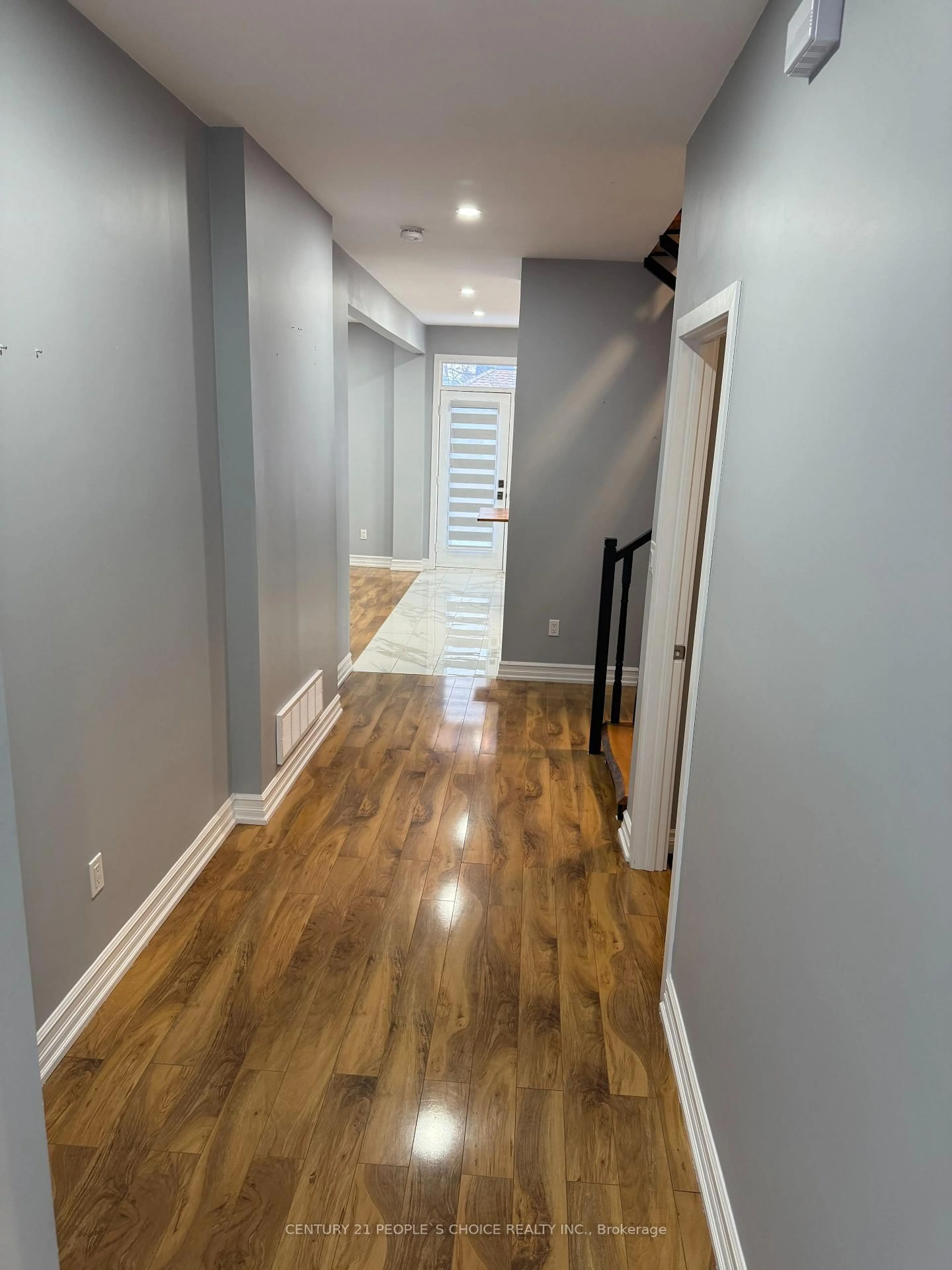 Indoor entryway for 280 Cambridge Rd, Fort Erie Ontario L0S 1B0