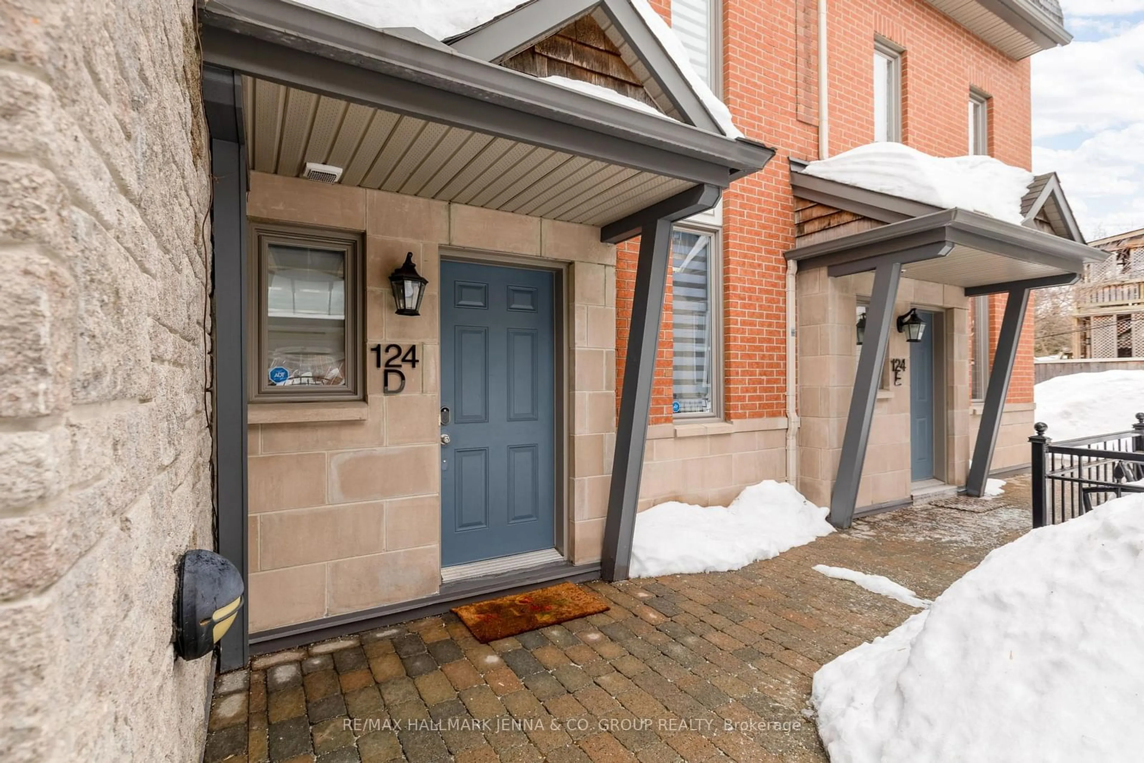 Unknown for 124 Guigues Ave #D, Ottawa Ontario K1N 5H7